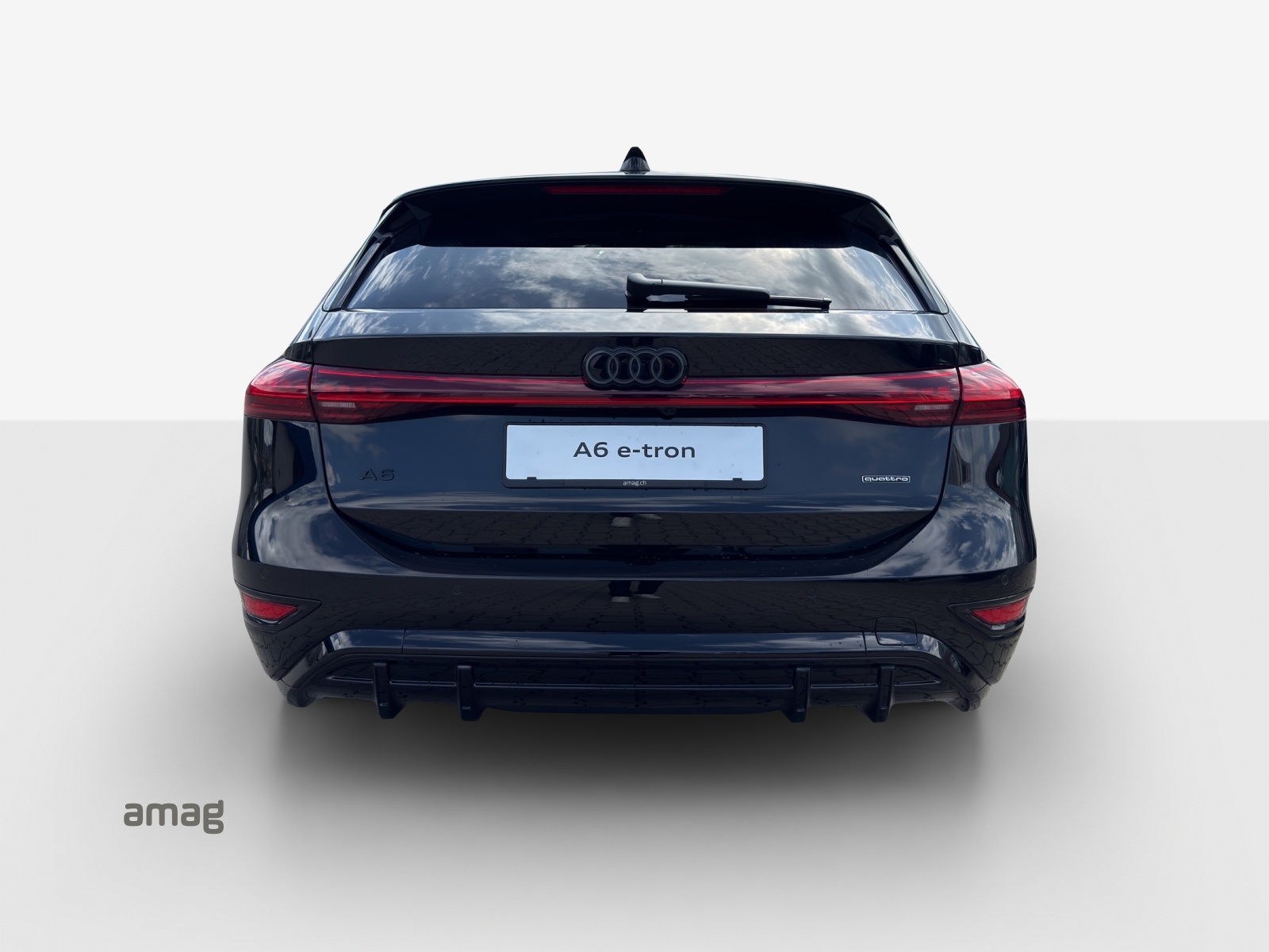 AUDI A6 Avant e-tron quattro-image-4