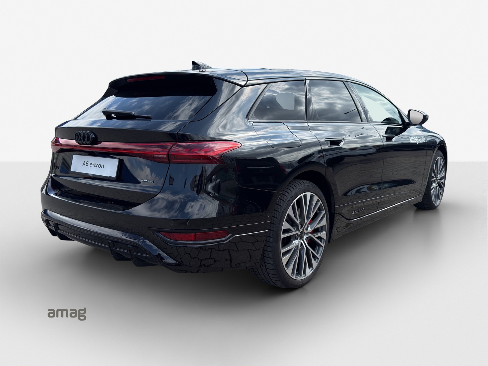 AUDI A6 Avant e-tron quattro-image-6