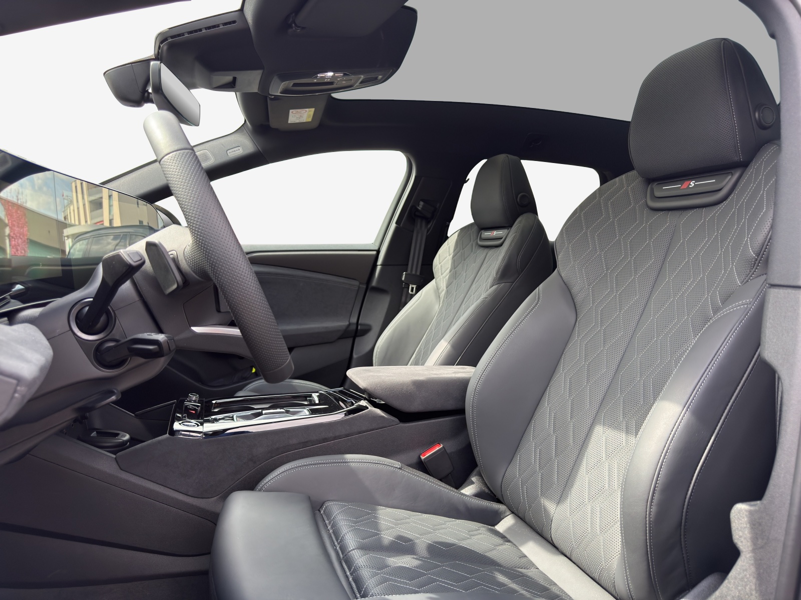 AUDI A6 Avant e-tron quattro-image-15