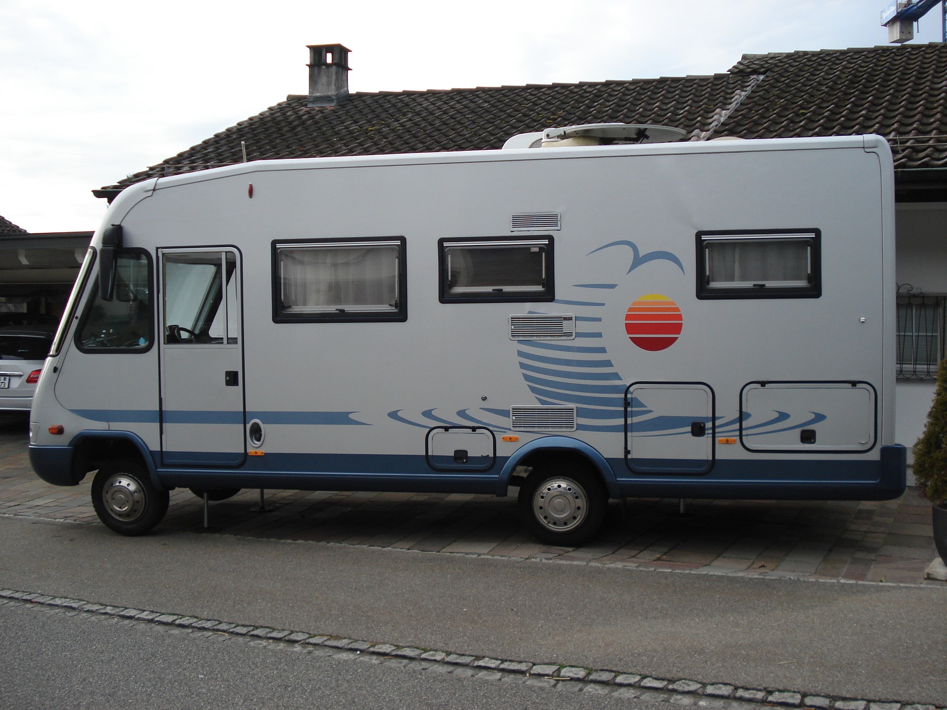 MERCEDES-BENZ RMB - Frankia -White Star I 680 LD-image-4