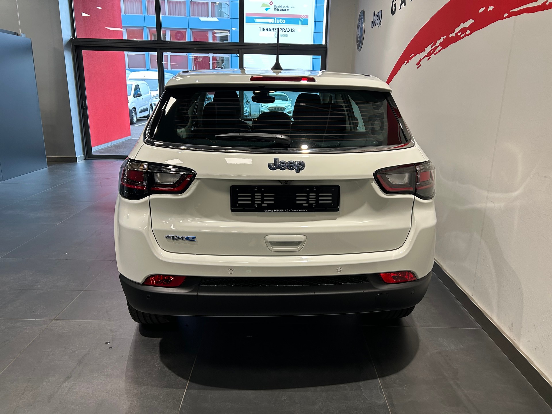 JEEP Compass 1.3 T PHEV Swiss Altitude Plus AWD-image-18