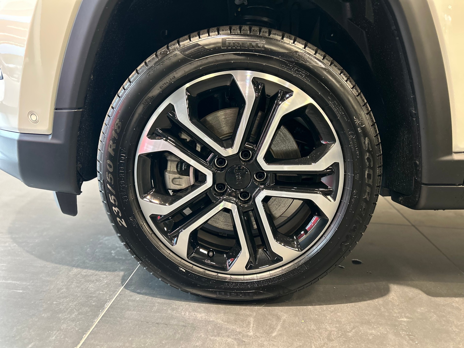 JEEP Compass 1.3 T PHEV Swiss Altitude Plus AWD-image-20
