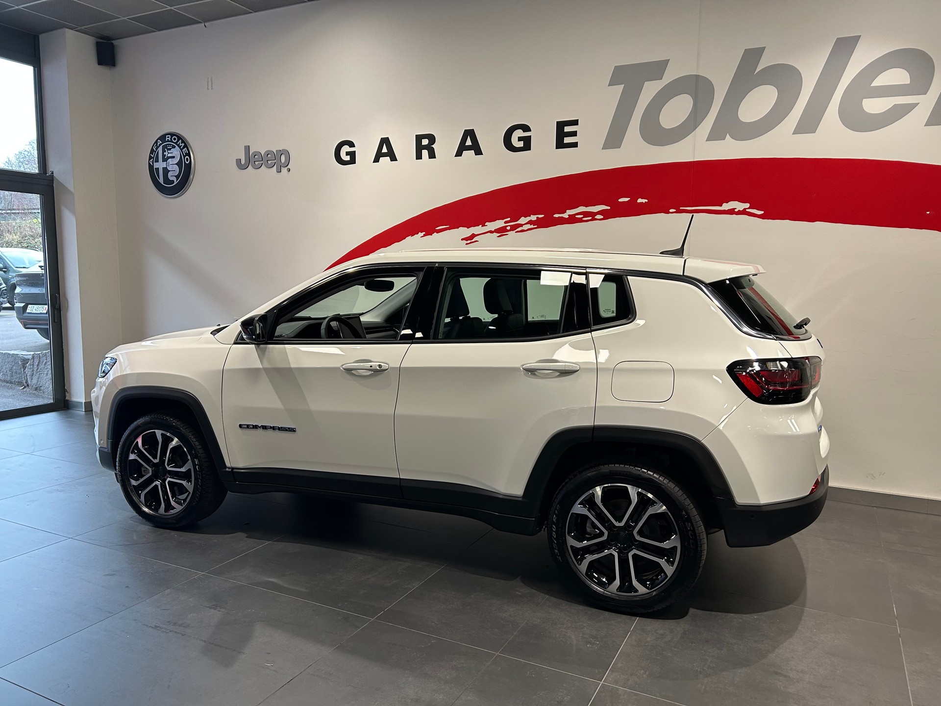 JEEP Compass 1.3 T PHEV Swiss Altitude Plus AWD-image-15