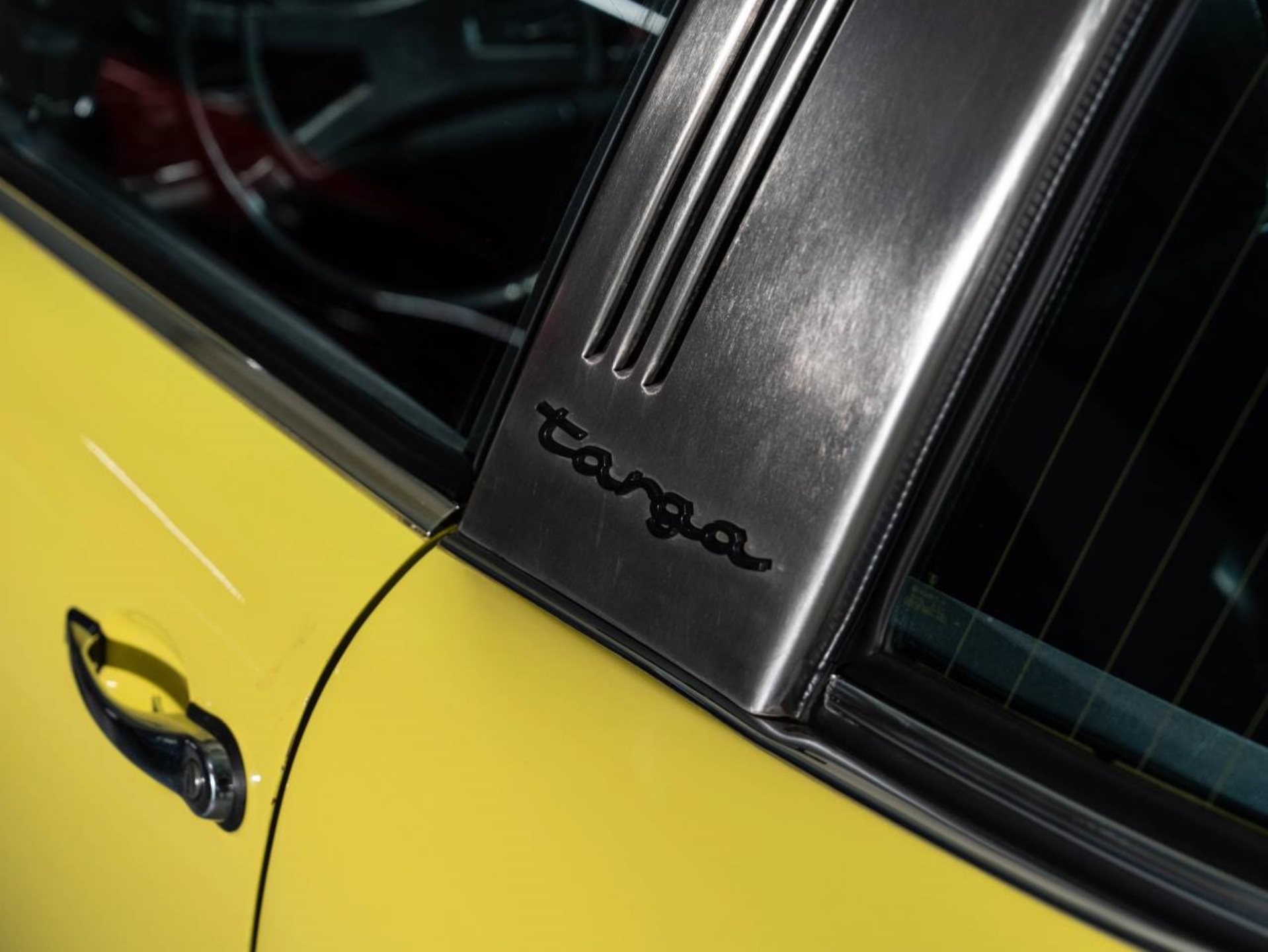 PORSCHE 911 S 2.4 Targa-image-9