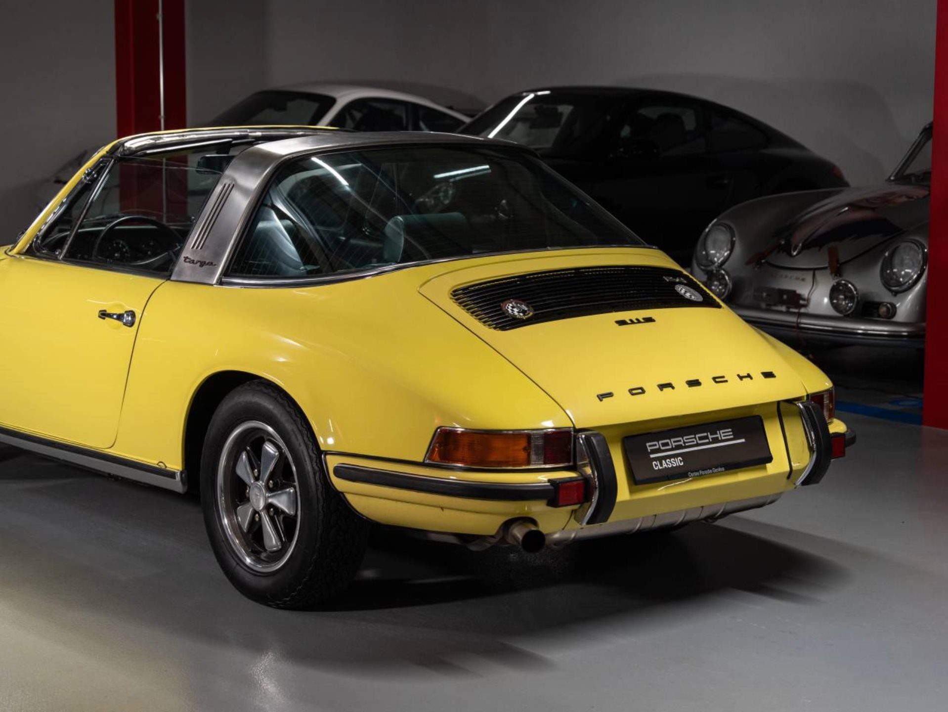 PORSCHE 911 S 2.4 Targa-image-23