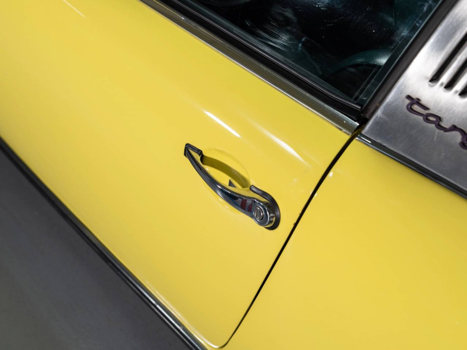 PORSCHE 911 S 2.4 Targa-image-8
