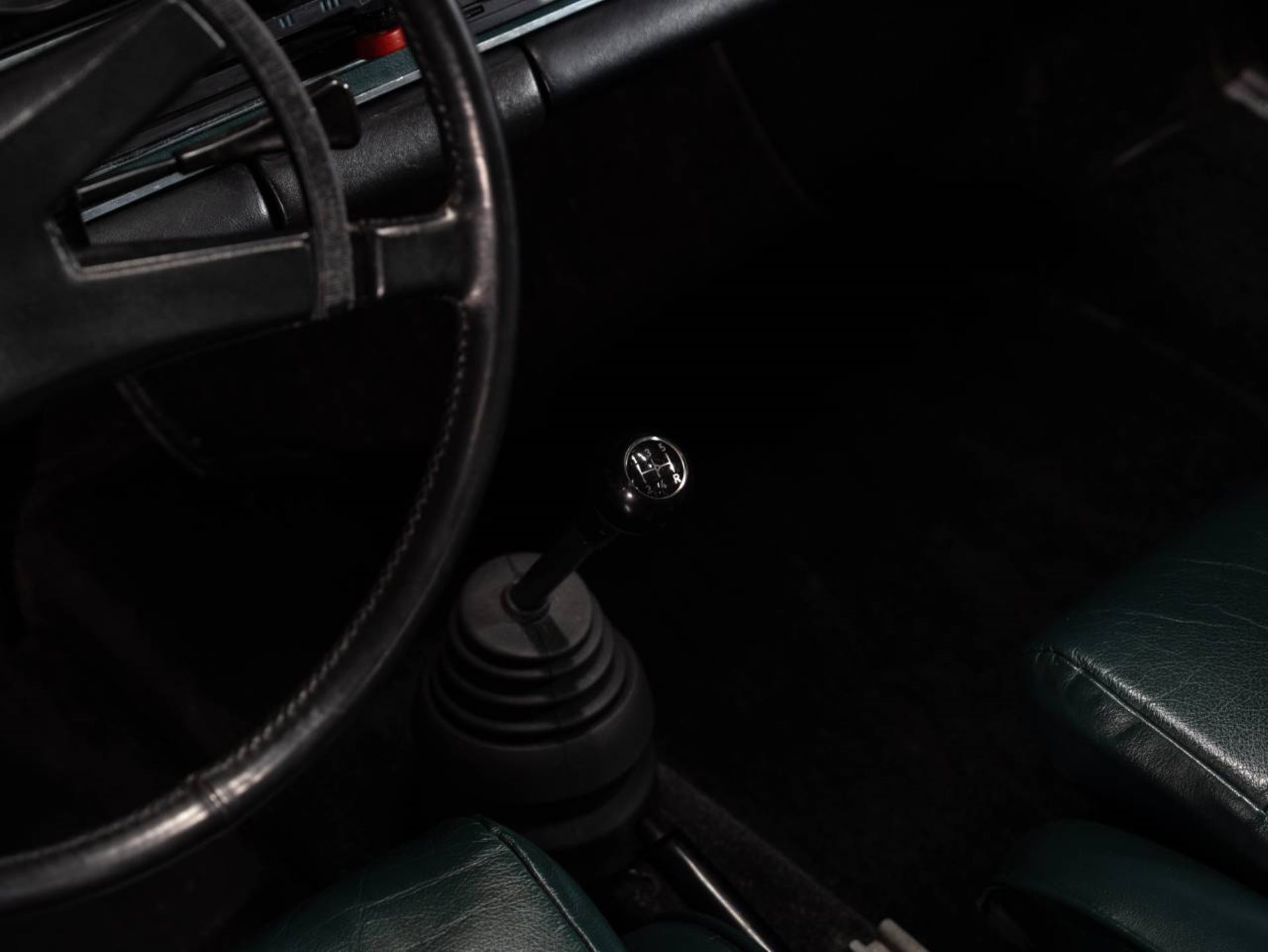 PORSCHE 911 S 2.4 Targa-image-19