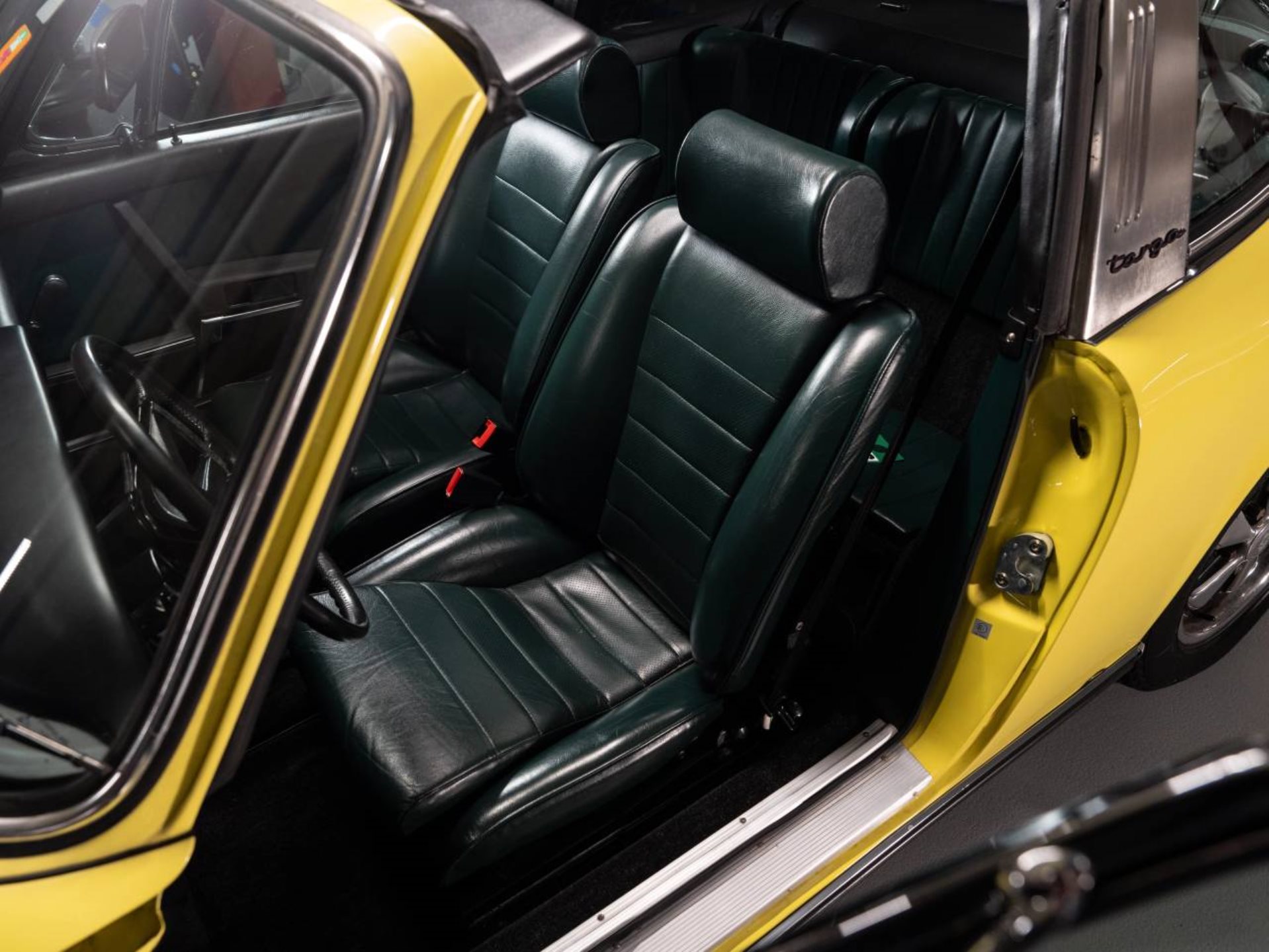 PORSCHE 911 S 2.4 Targa-image-13