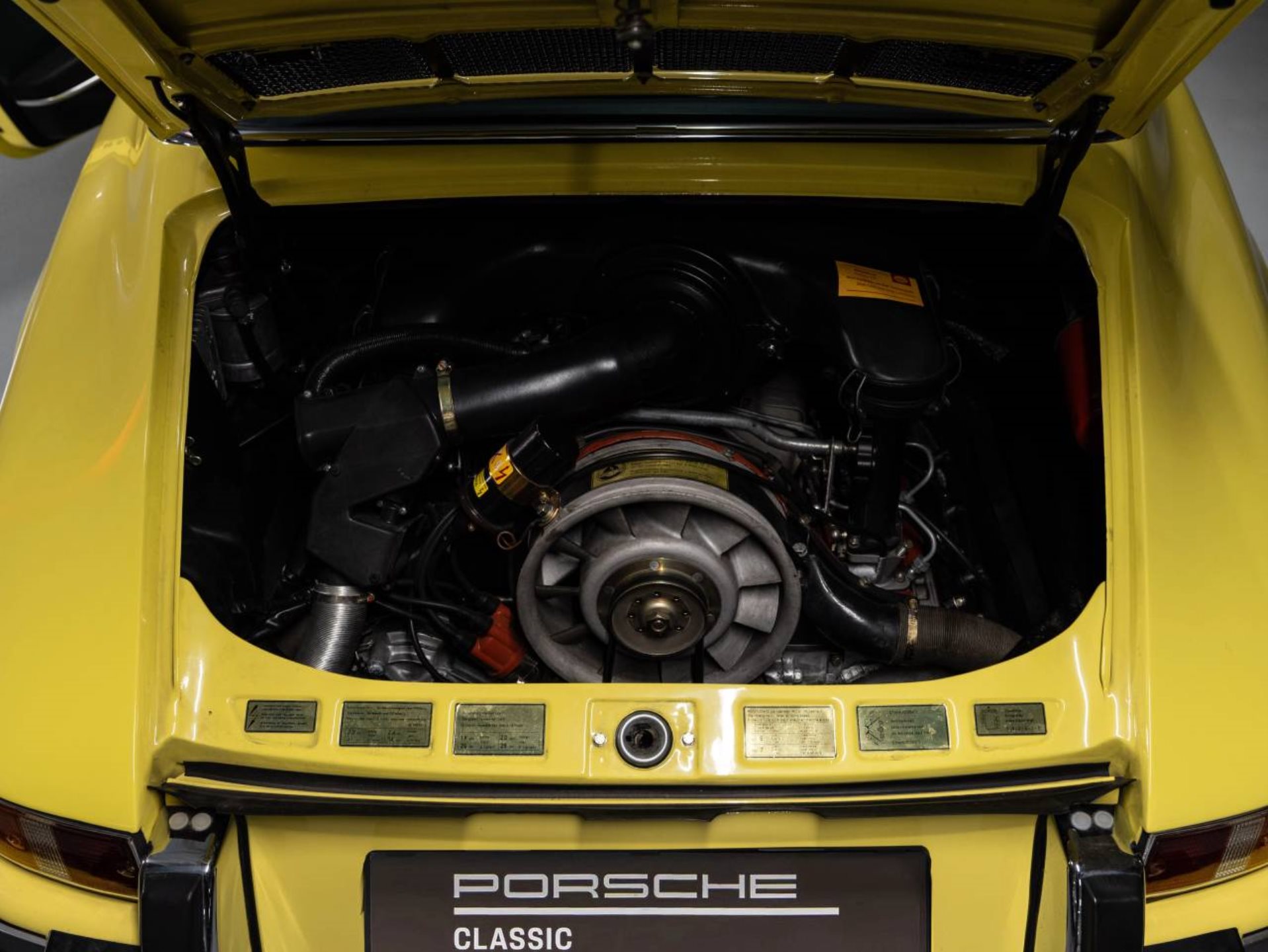 PORSCHE 911 S 2.4 Targa-image-28