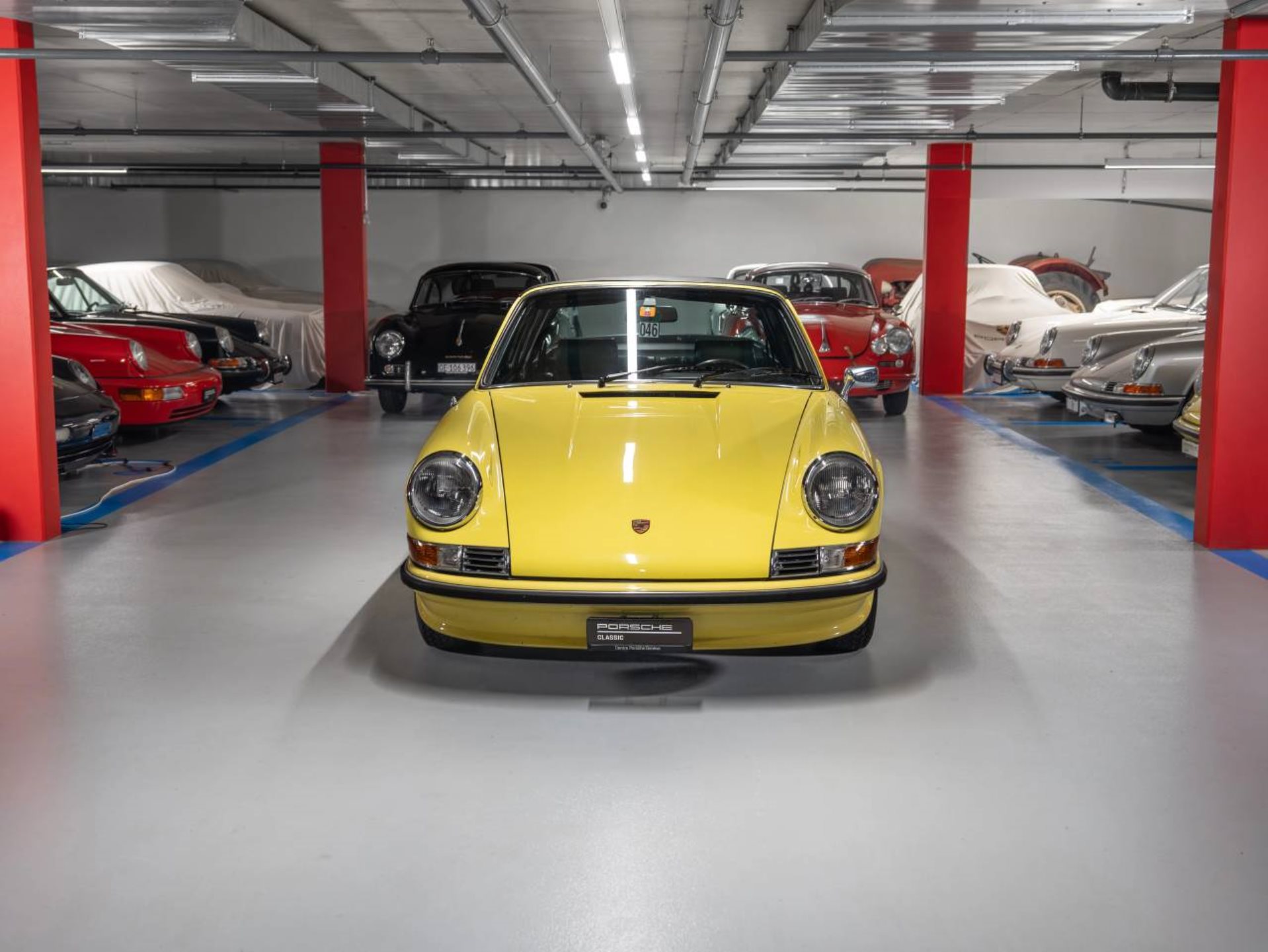 PORSCHE 911 S 2.4 Targa-showroom-element-1