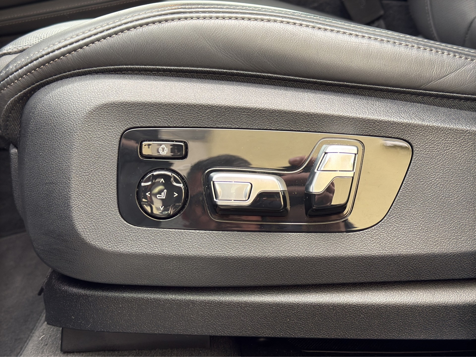 BMW X5 xDrive 48V 40d M Sport Pro Steptronic-image-10
