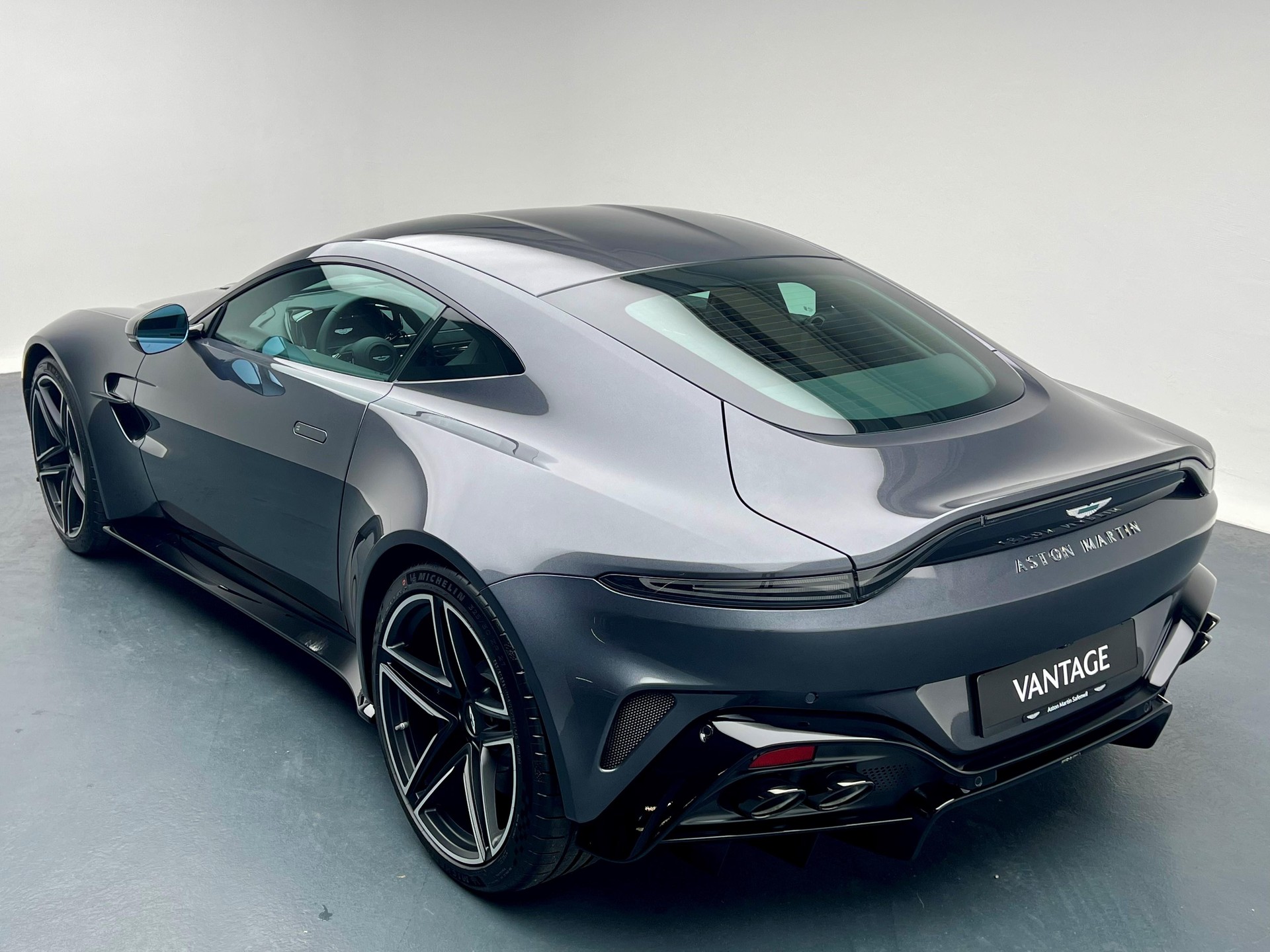 ASTON MARTIN V8 Vantage Coupé 4.0 V8 Bi-Turbo-image-2