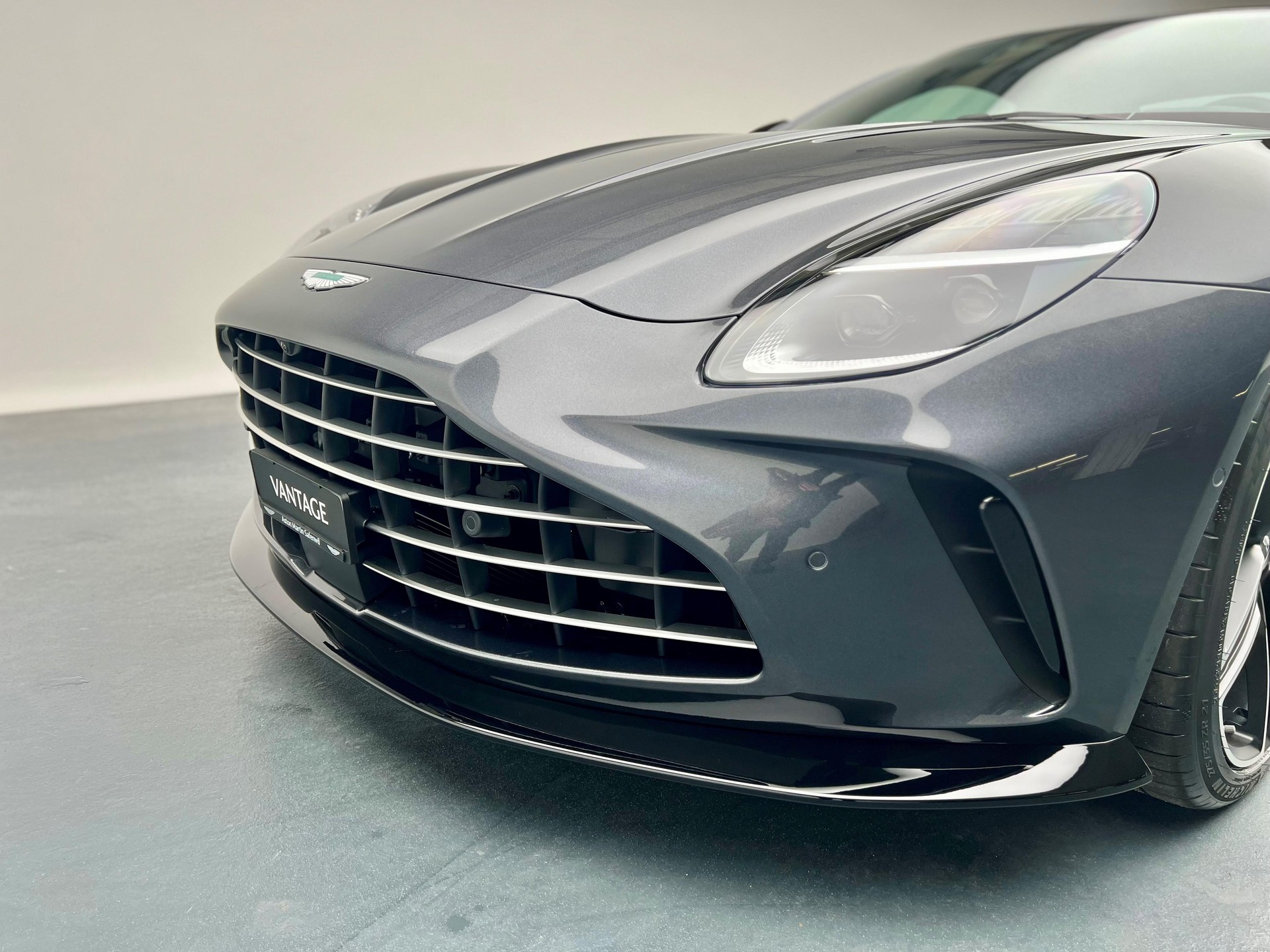 ASTON MARTIN V8 Vantage Coupé 4.0 V8 Bi-Turbo-image-13