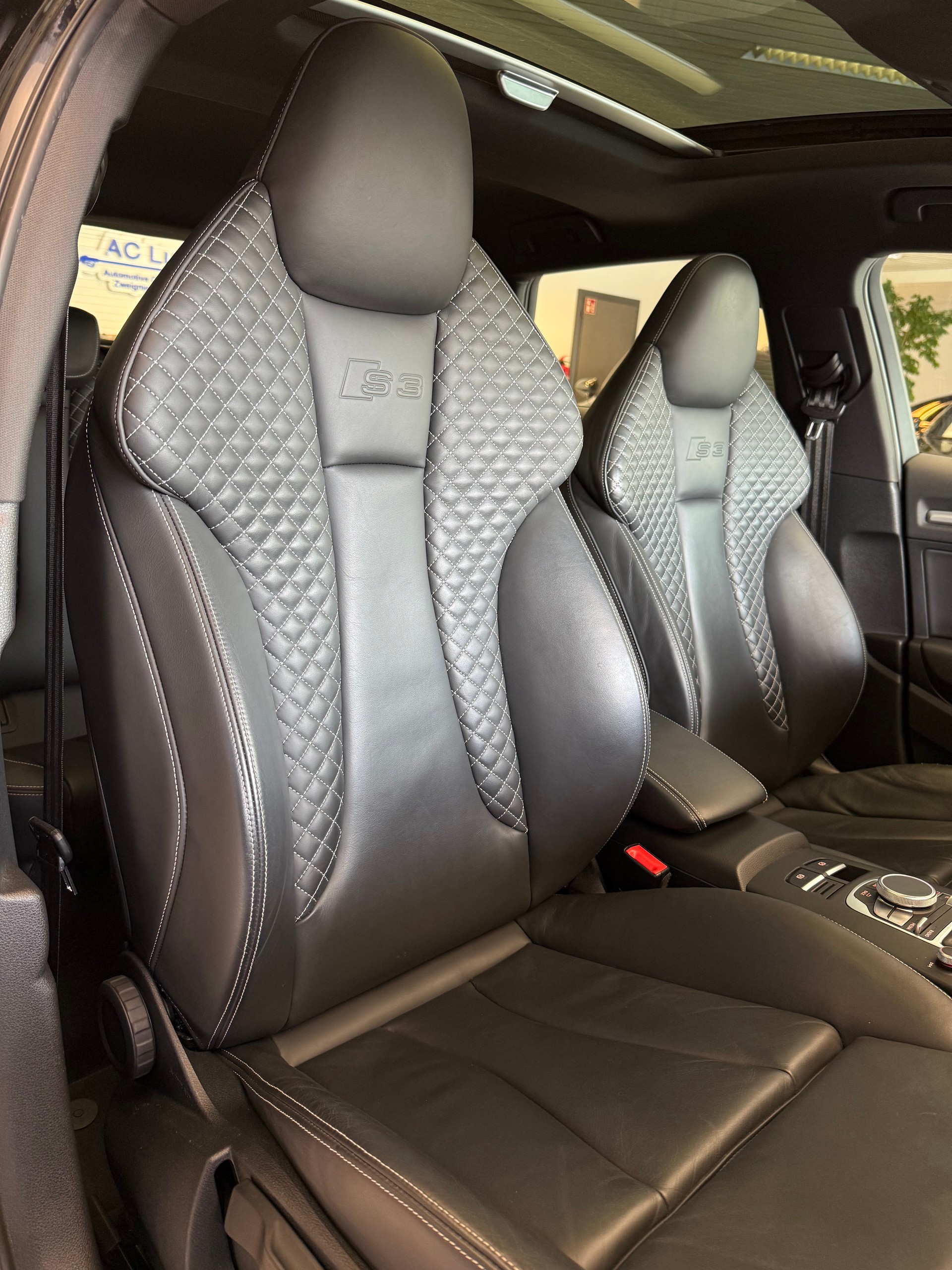 AUDI S3 Sportback 2.0 TFSI quattro S-tronic-image-12