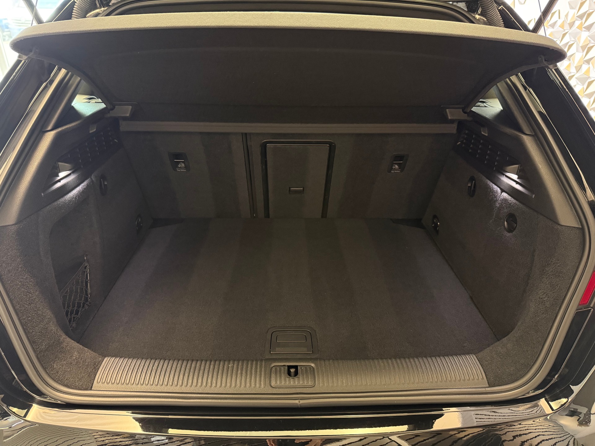 AUDI S3 Sportback 2.0 TFSI quattro S-tronic-image-9