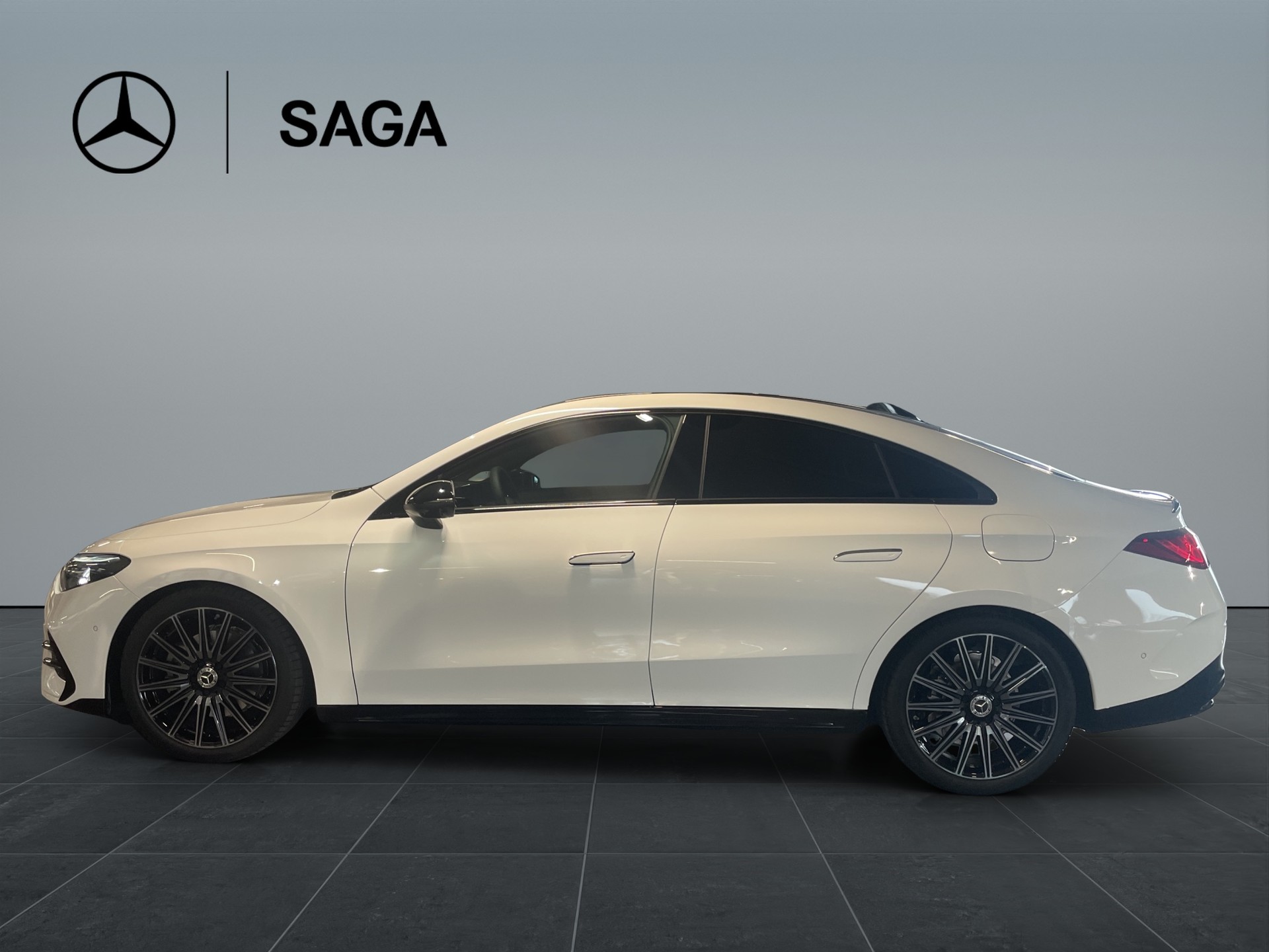 MERCEDES-BENZ CLA 220 8G-DCT 4Matic-image-2