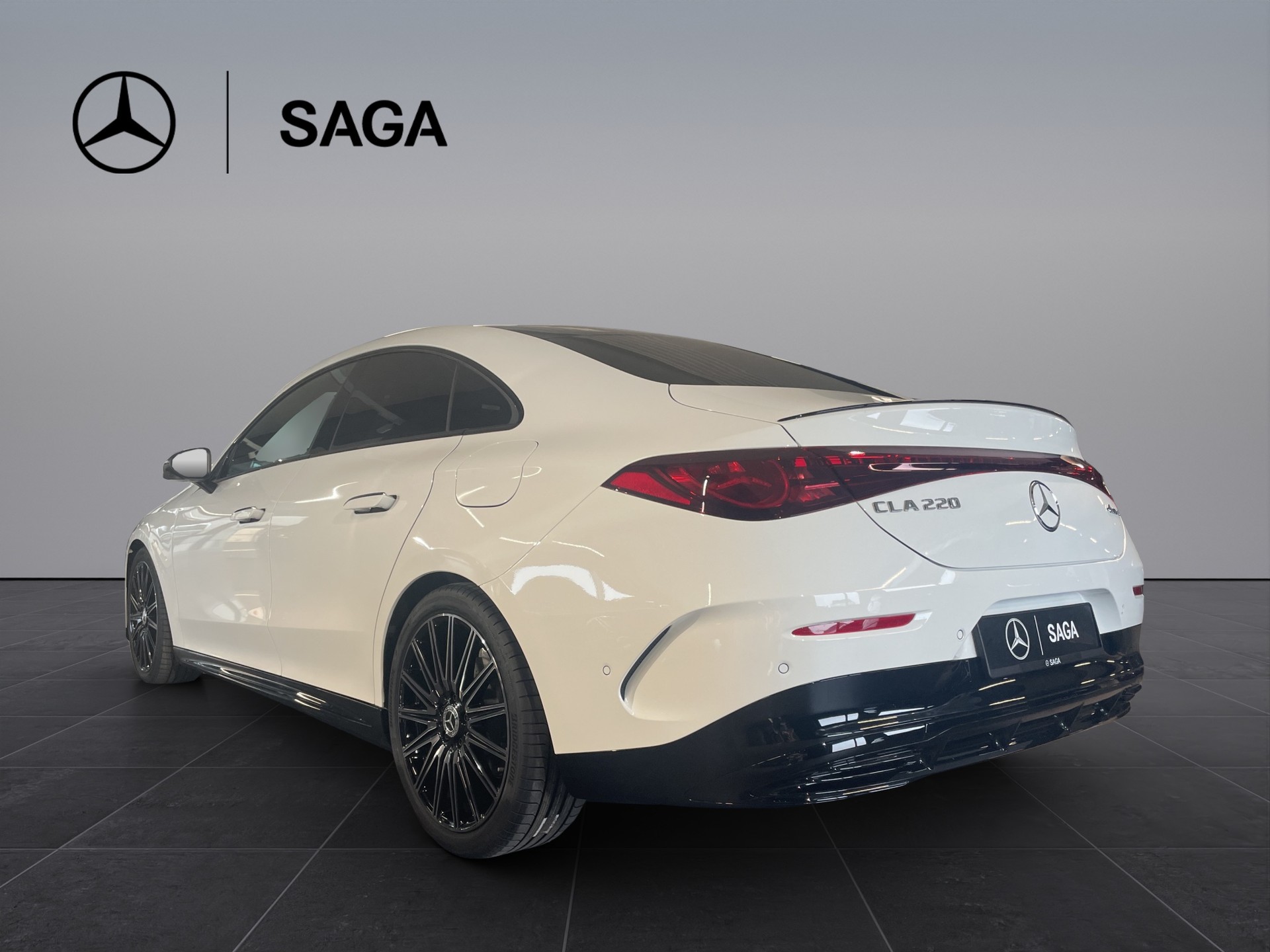 MERCEDES-BENZ CLA 220 8G-DCT 4Matic-image-3