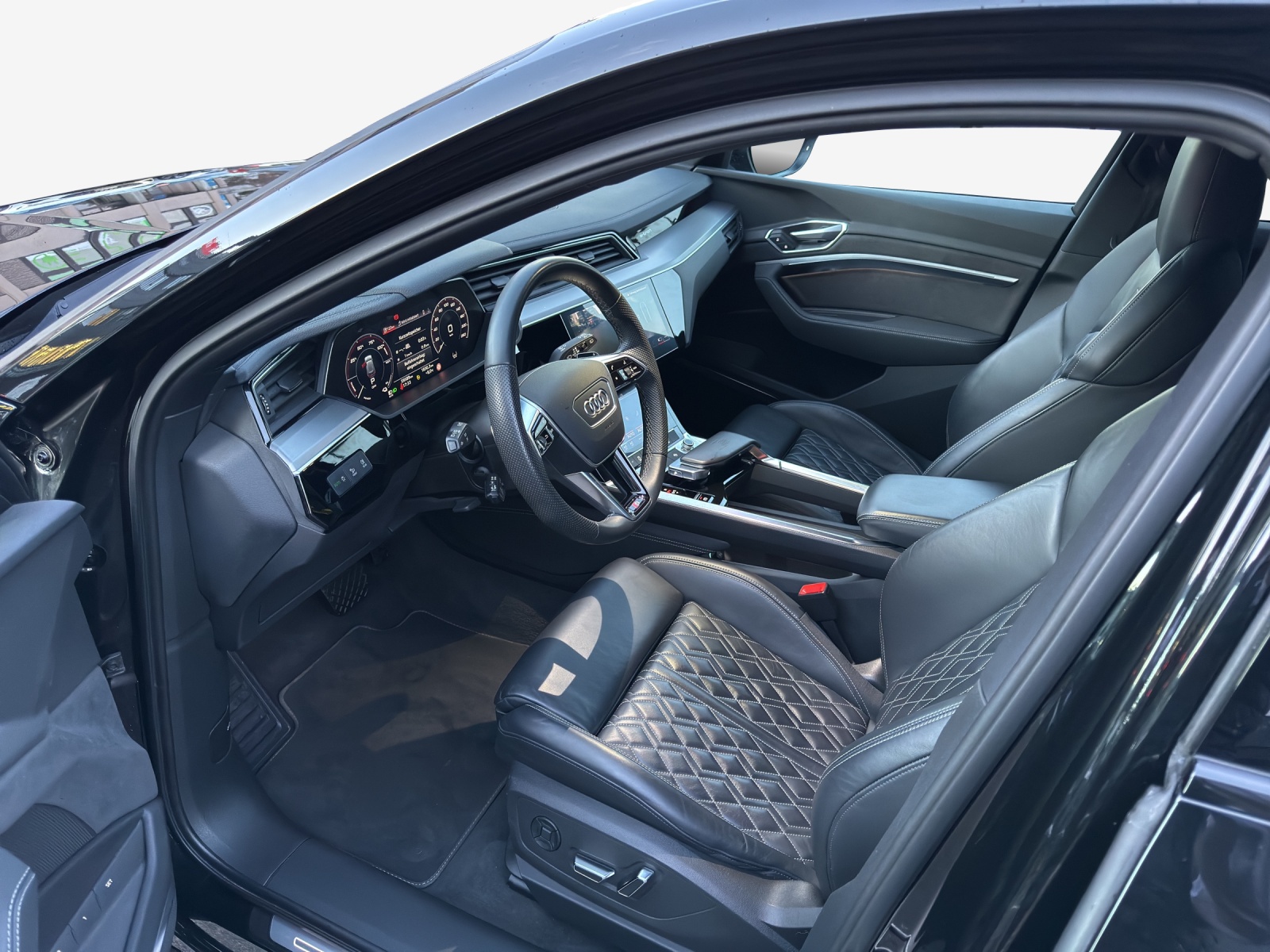 AUDI e-tron S quattro-image-8