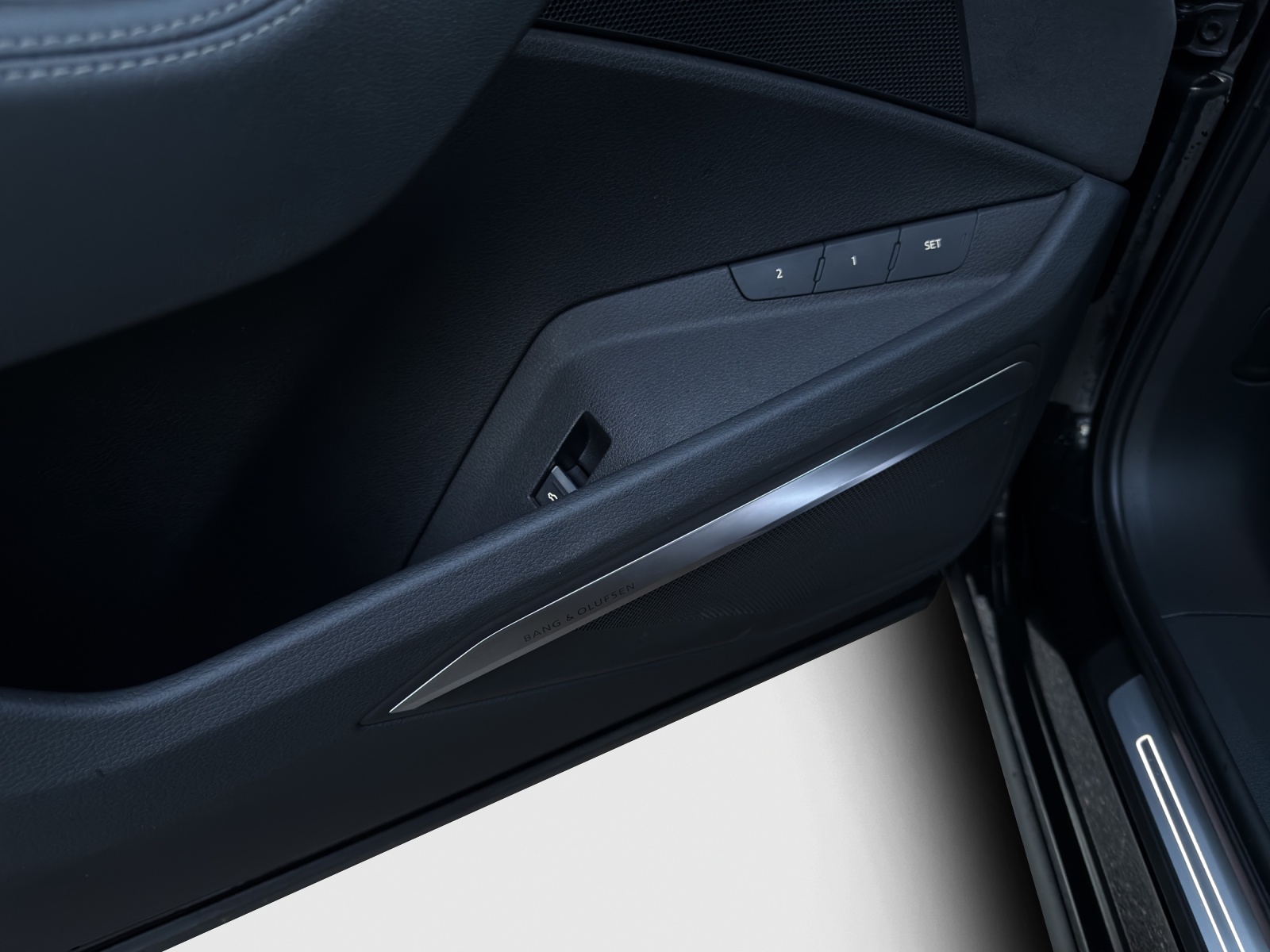 AUDI e-tron S quattro-image-15