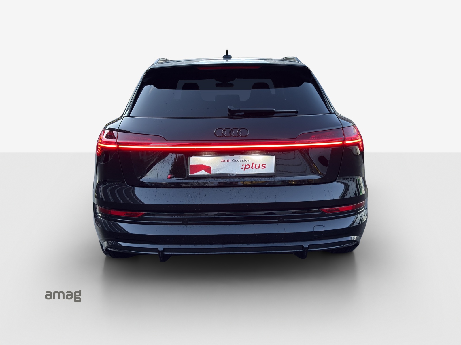 AUDI e-tron S quattro-image-4
