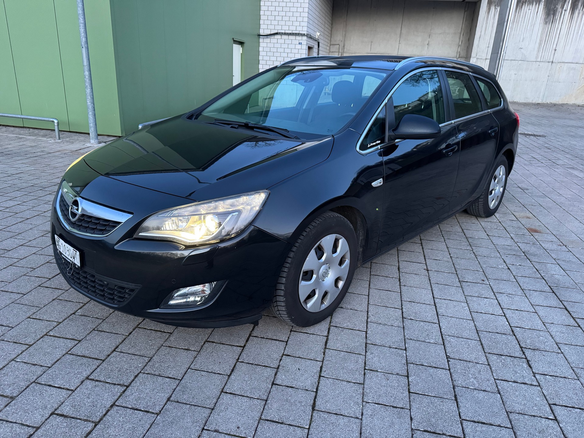 OPEL Astra SportsTourer 1.6i 16V Turbo Sport-image-7