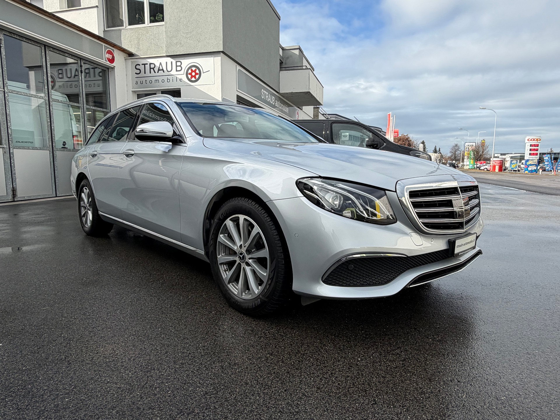 MERCEDES-BENZ E 220 d Exclusive 4Matic 9G-Tronic