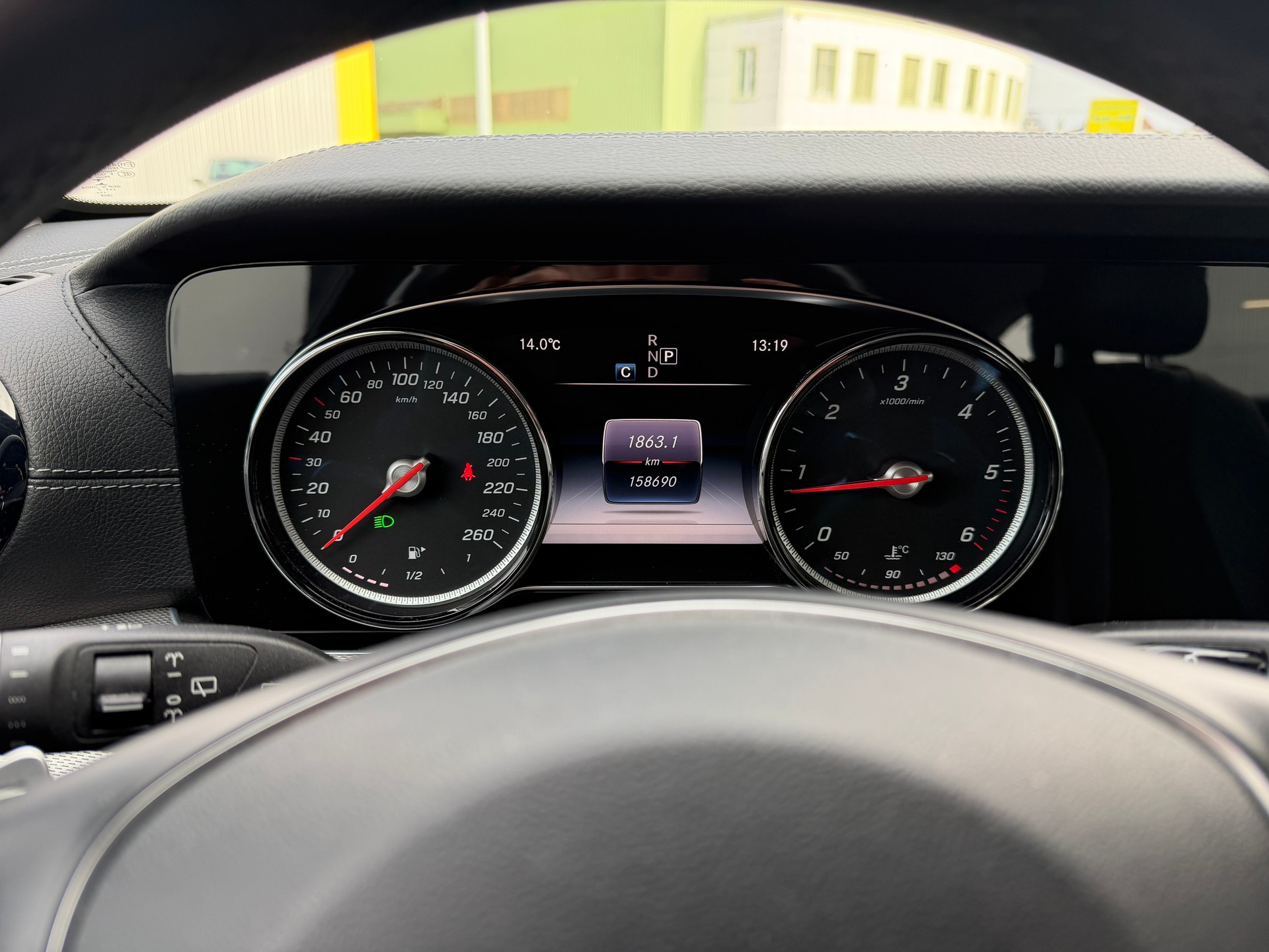 MERCEDES-BENZ E 220 d Exclusive 4Matic 9G-Tronic-image-8