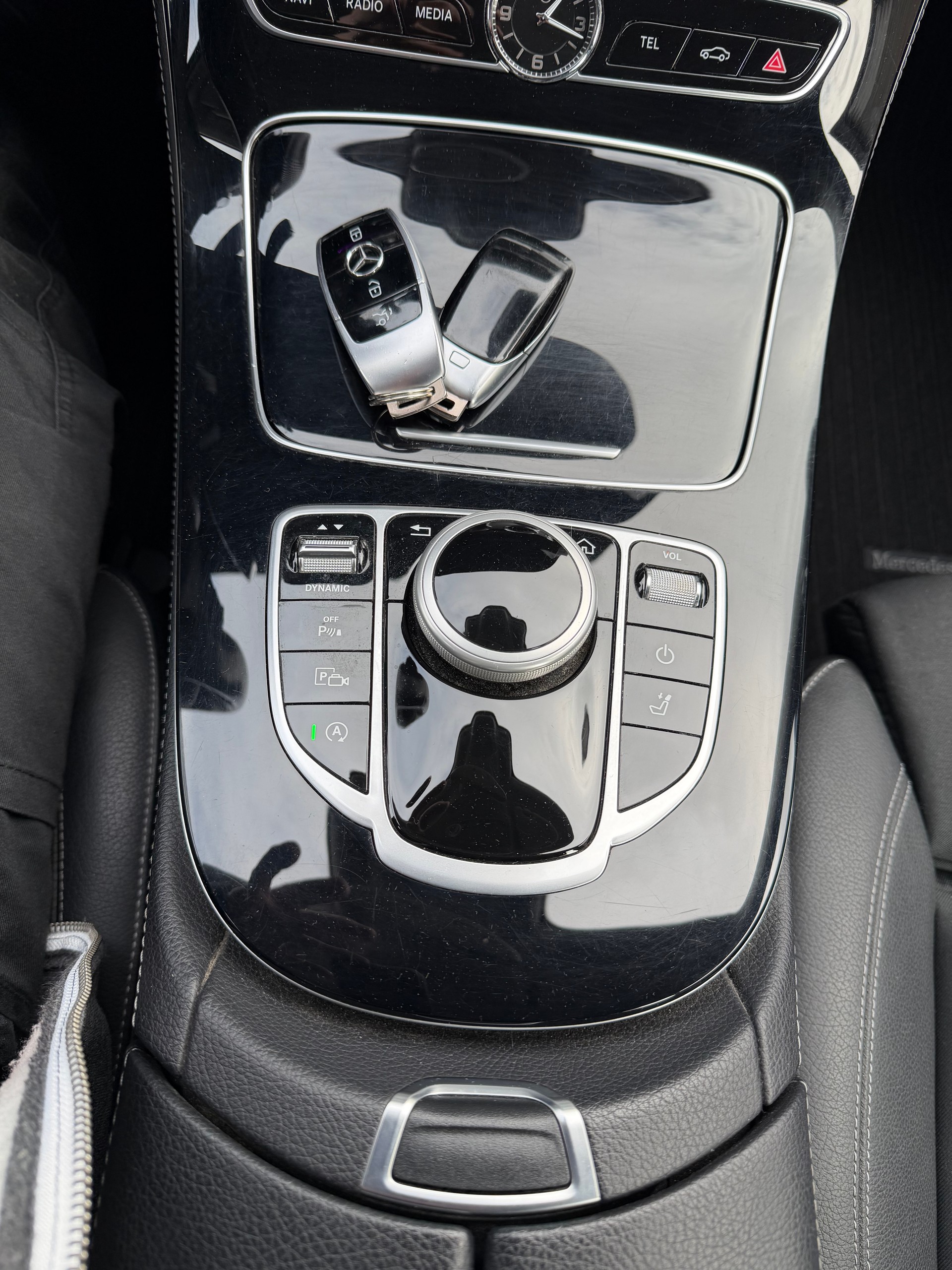 MERCEDES-BENZ E 220 d Exclusive 4Matic 9G-Tronic-image-10
