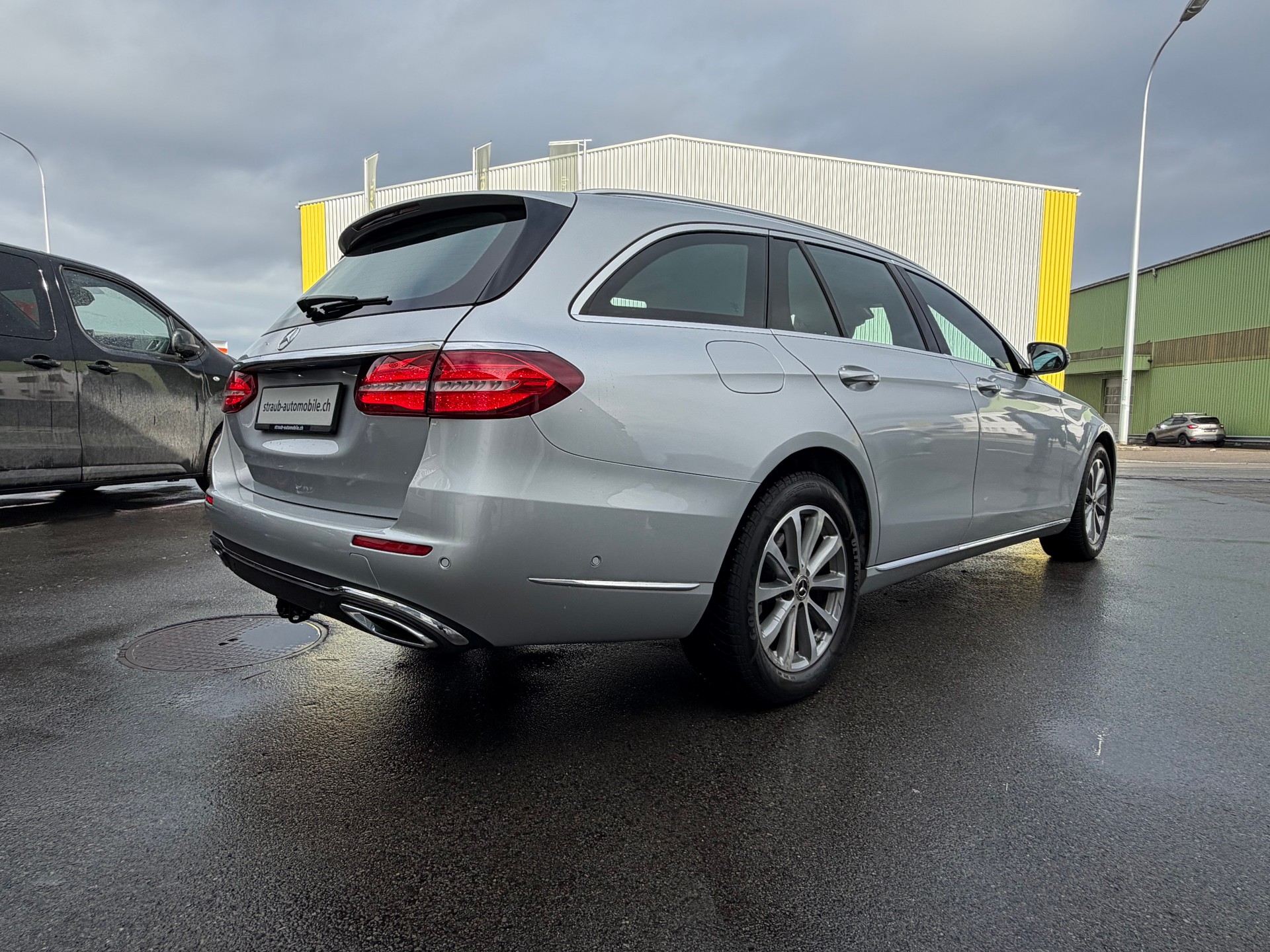 MERCEDES-BENZ E 220 d Exclusive 4Matic 9G-Tronic-image-3