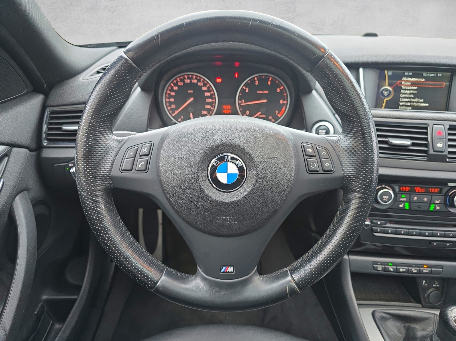 BMW X1 xDrive 20i M-Sportpaket-image-5