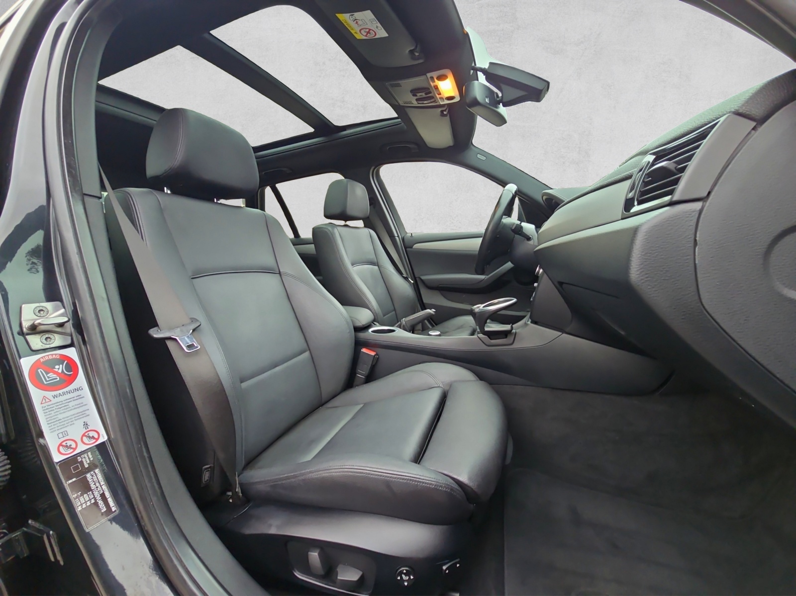 BMW X1 xDrive 20i M-Sportpaket-image-12