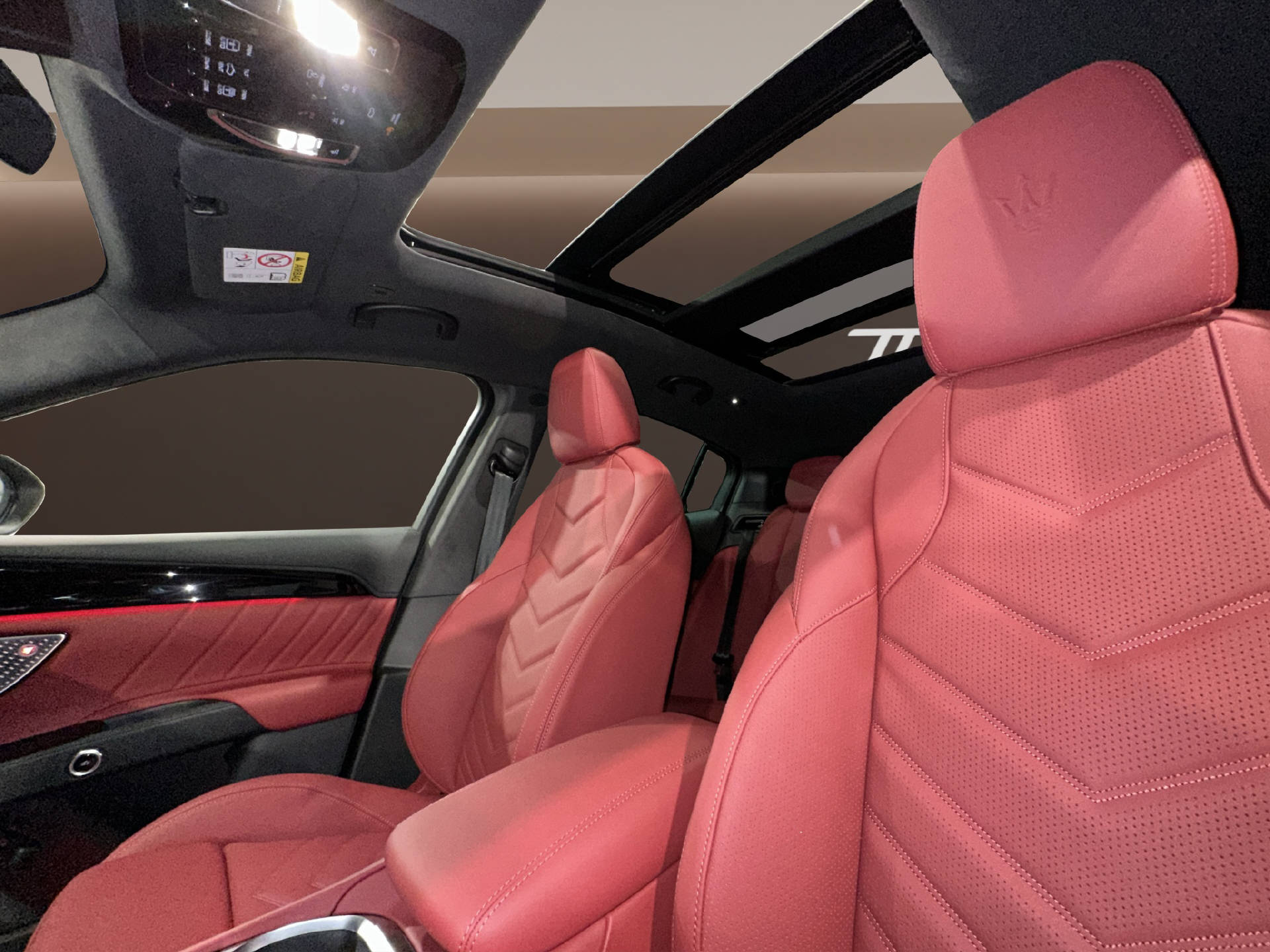 MASERATI Grecale 2.0 Hybrid Modena-image-18