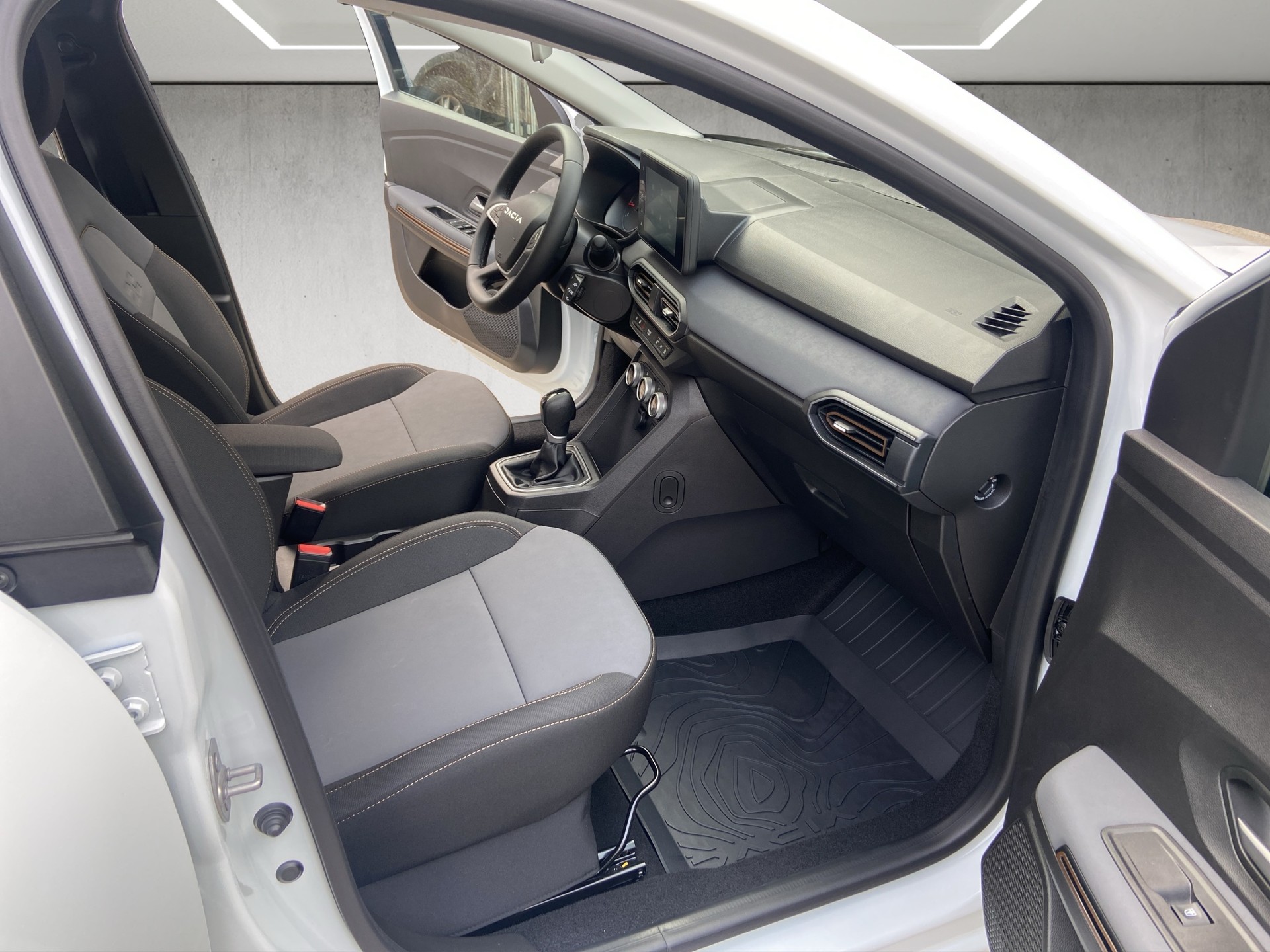 DACIA Sandero Stepway TCe 90 Extreme+ CVT-image-11