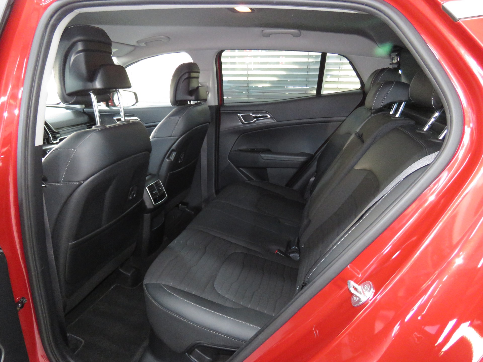 KIA Sportage 1.6T-GDi HEV Power Edition 4x4 Automat-image-8