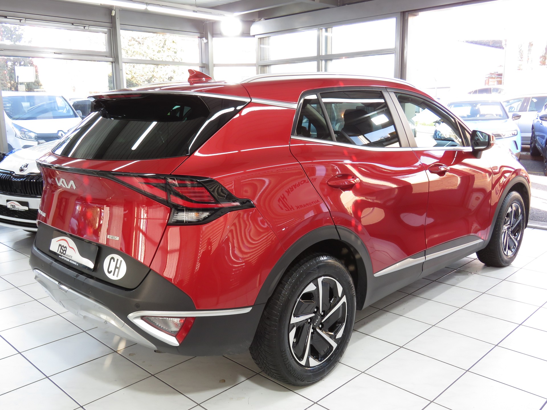 KIA Sportage 1.6T-GDi HEV Power Edition 4x4 Automat-image-3