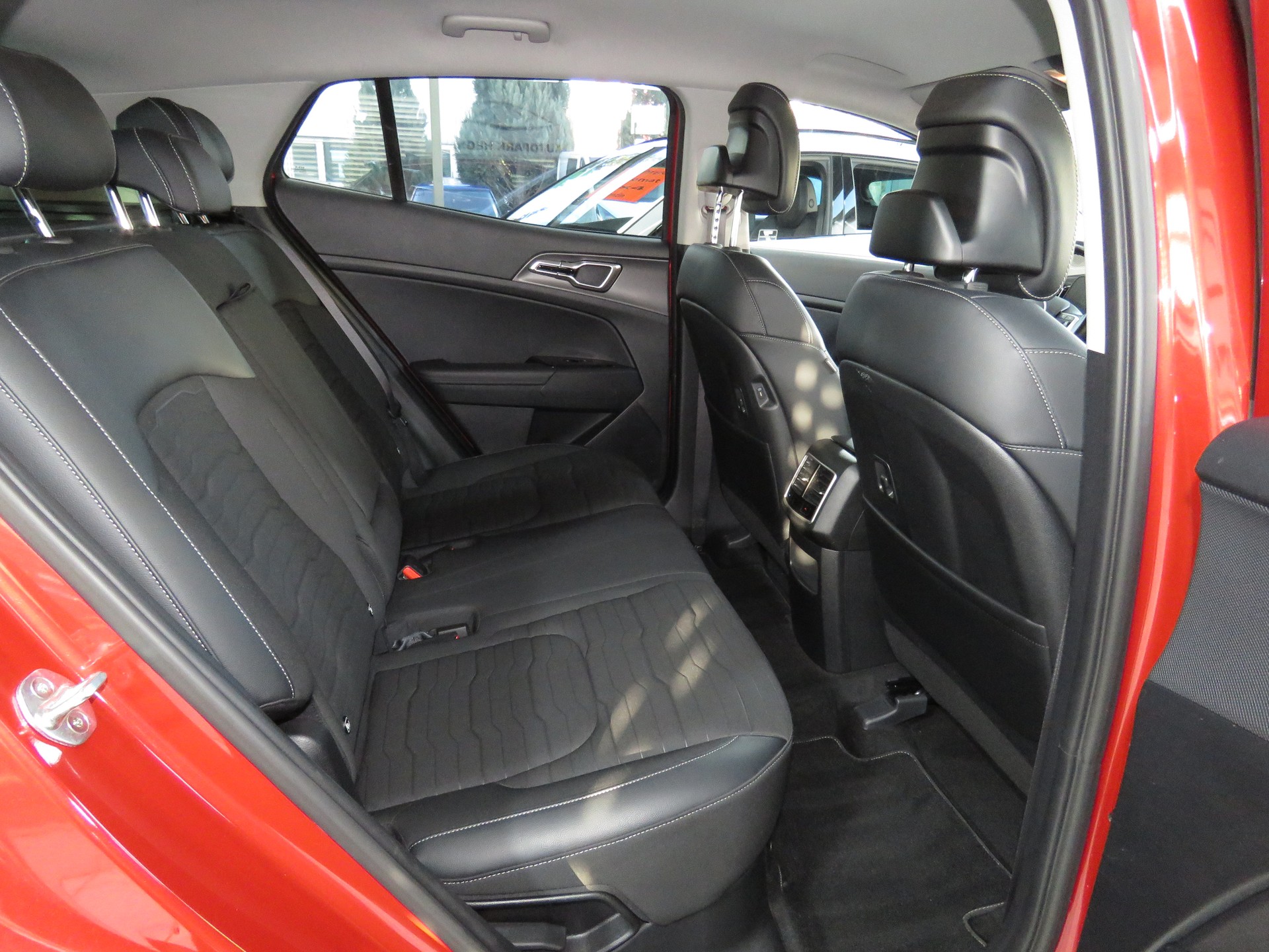 KIA Sportage 1.6T-GDi HEV Power Edition 4x4 Automat-image-12