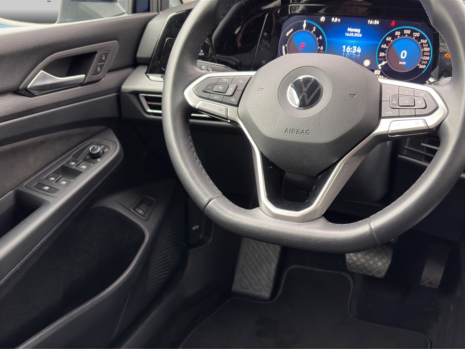 VW Golf 1.4 TSI PHEV Style-image-13