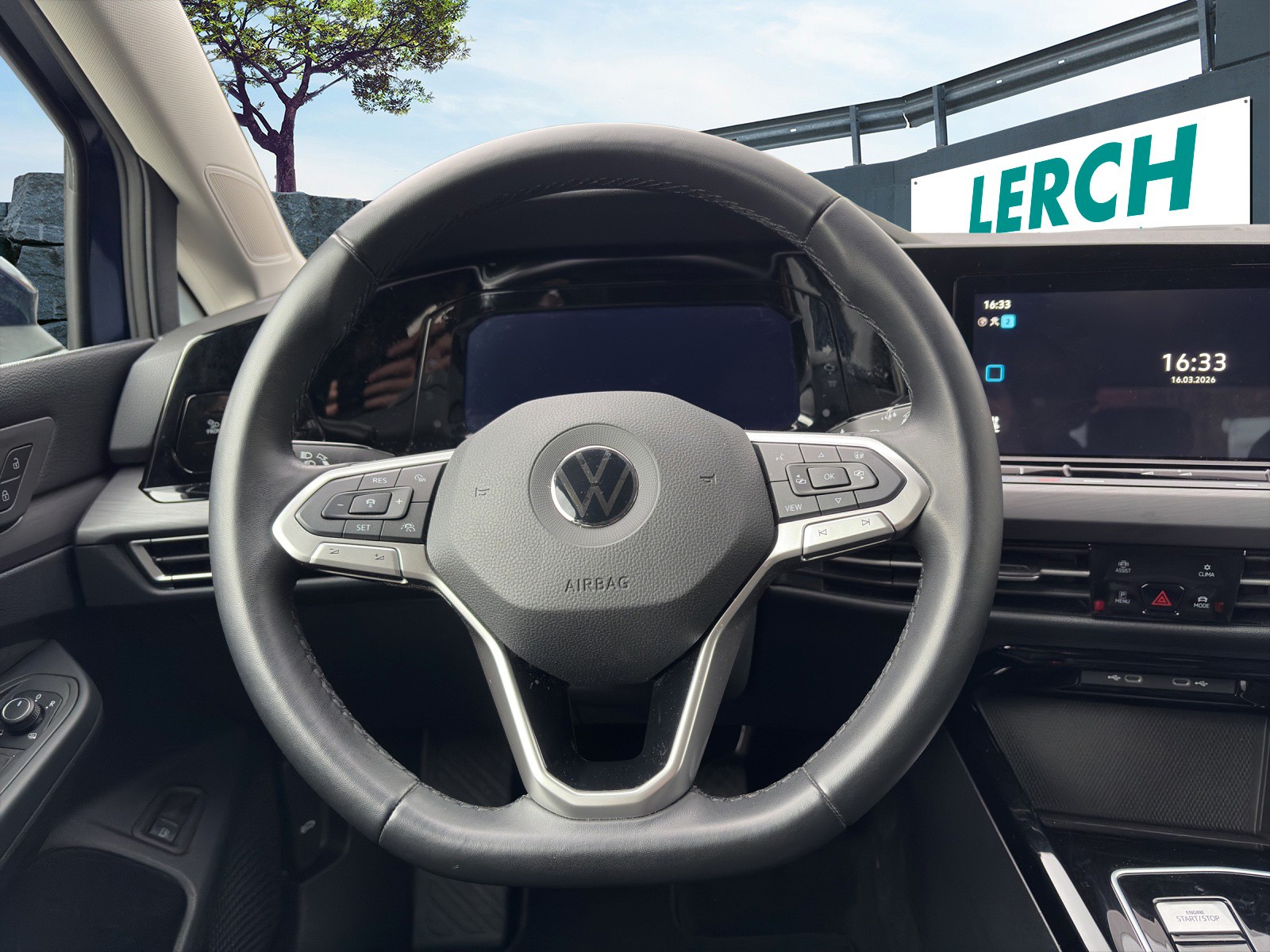 VW Golf 1.4 TSI PHEV Style-image-10