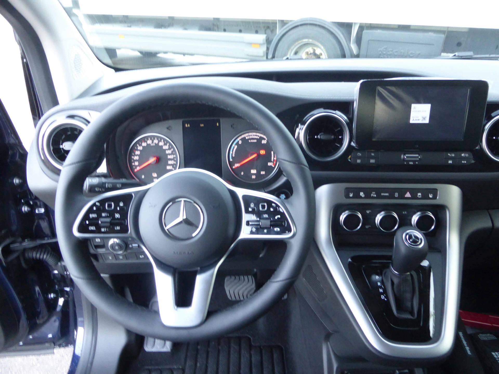MERCEDES-BENZ Premium Plus Van S-image-4