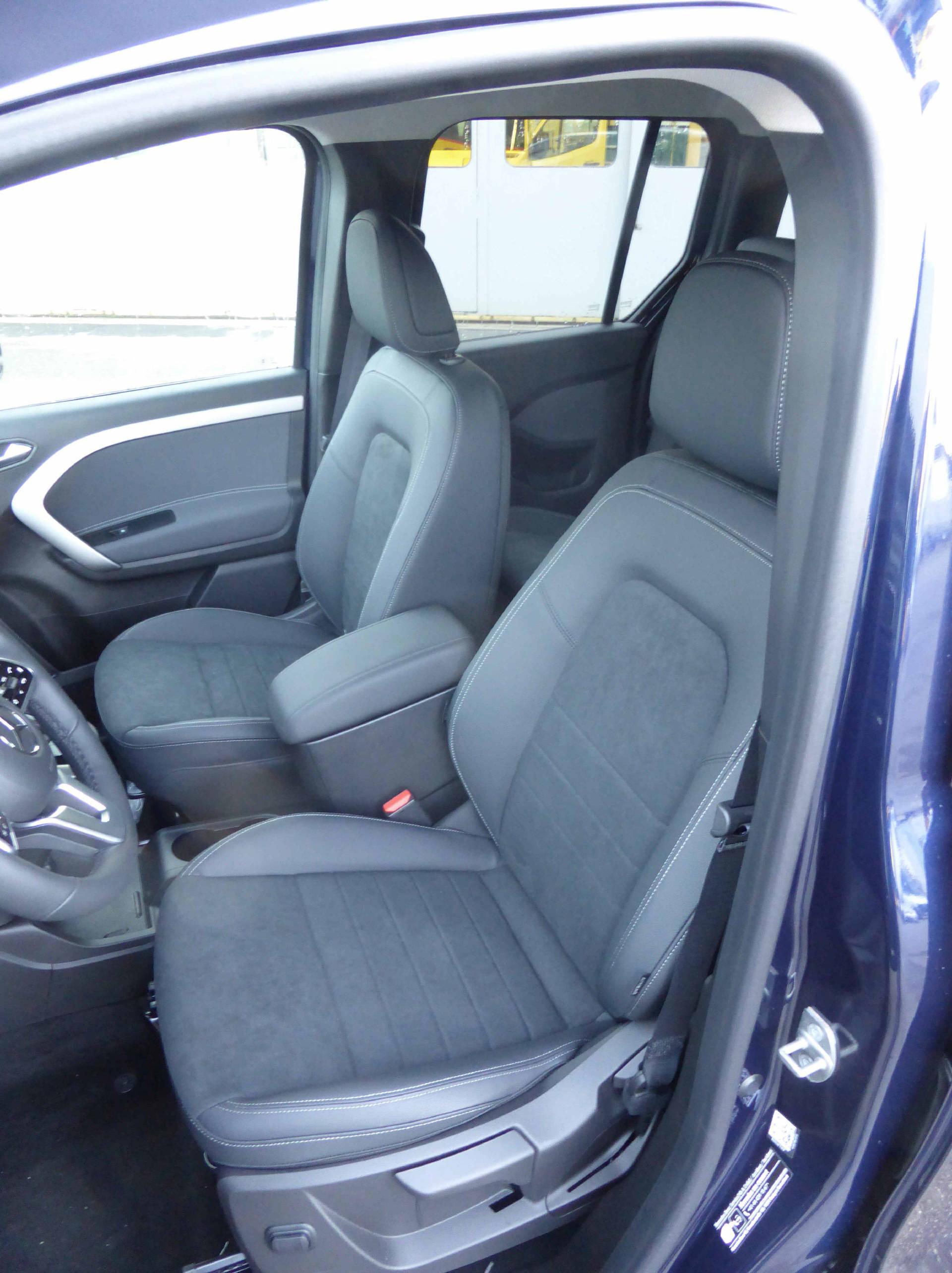 MERCEDES-BENZ Premium Plus Van S-image-14