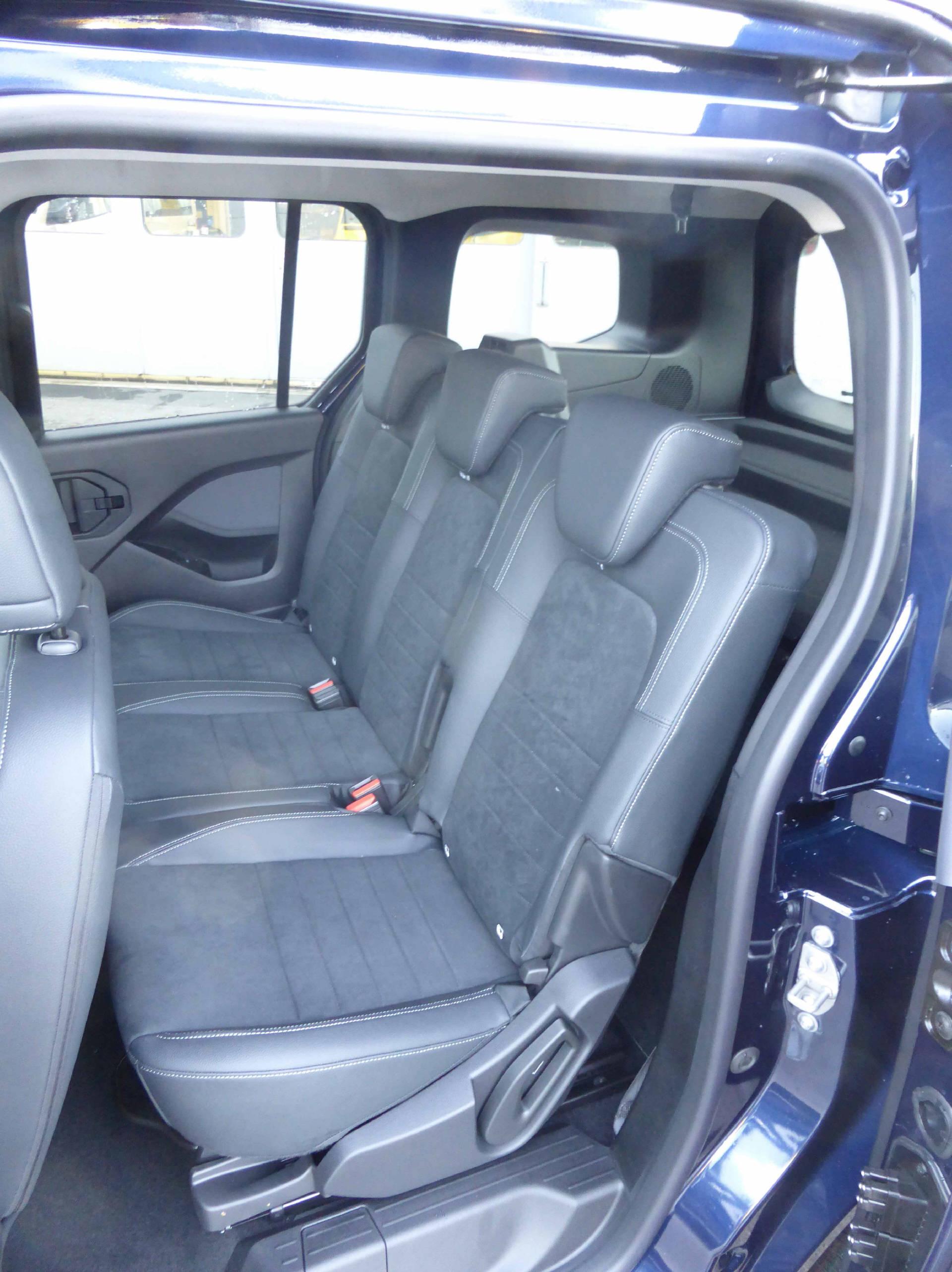 MERCEDES-BENZ Premium Plus Van S-image-15