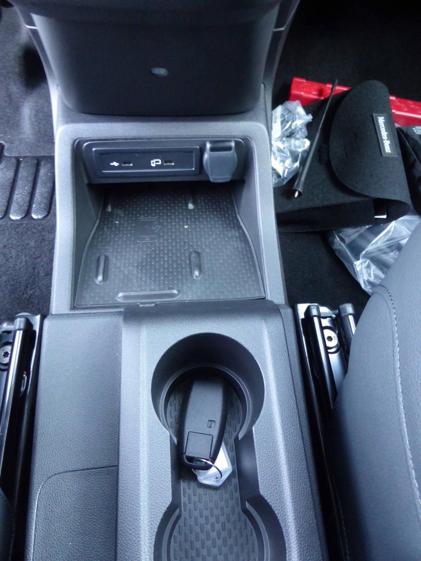 MERCEDES-BENZ Premium Plus Van S-image-12