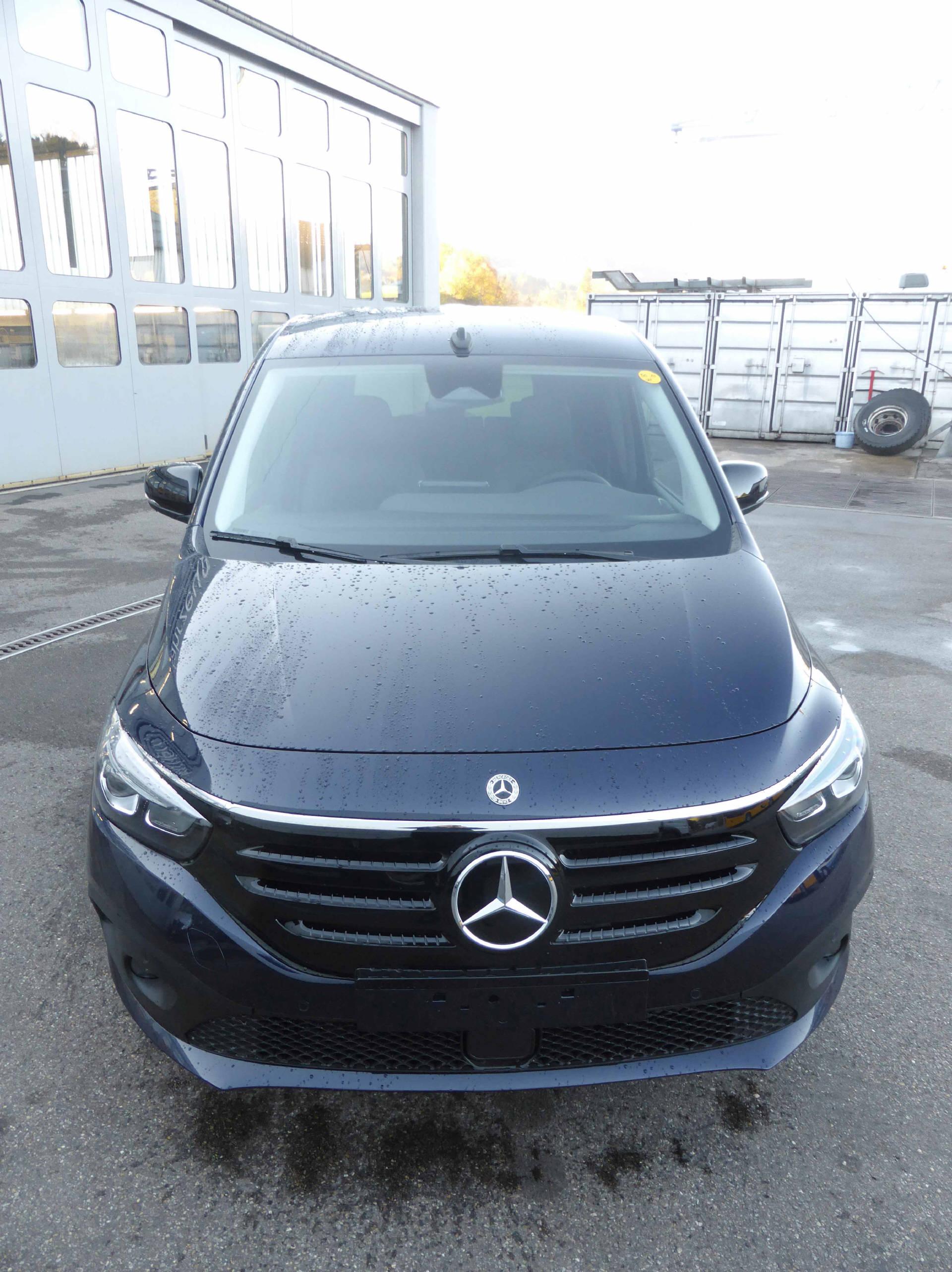 MERCEDES-BENZ Premium Plus Van S-image-8