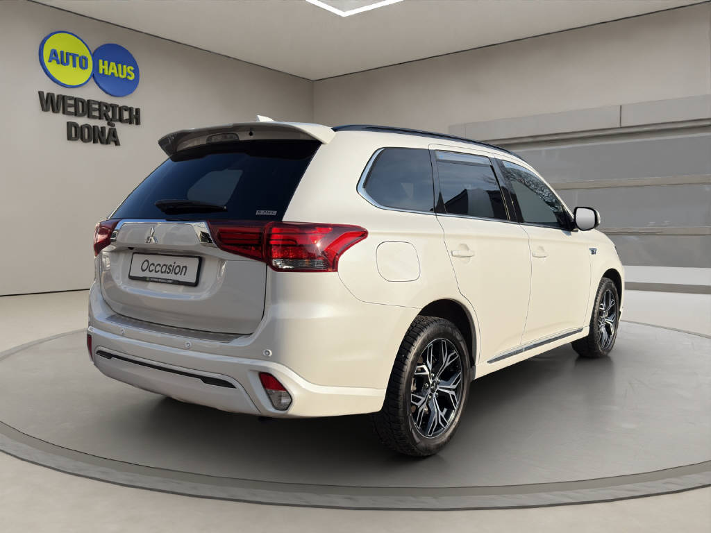 MITSUBISHI Outlander 2.4 PHEV Diamond S-Edition-image-4