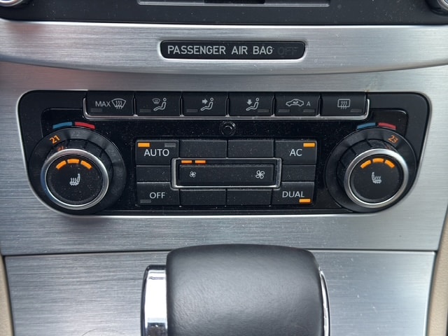 VW Passat CC 2.0 TSI Tiptronic-image-19