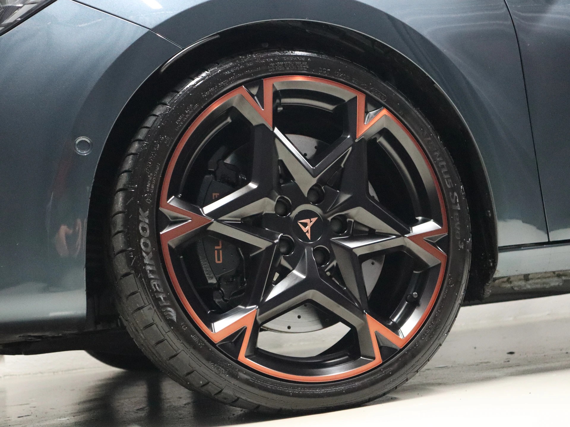 CUPRA LEON 2.0 TSI VZ DSG - Panorama - Navi - Leder - Sennheiser - Kamera - 300 PS-image-6