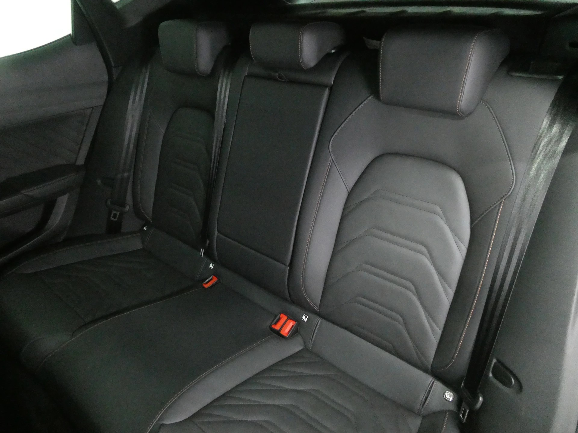 CUPRA LEON 2.0 TSI VZ DSG - Panorama - Navi - Leder - Sennheiser - Kamera - 300 PS-image-10