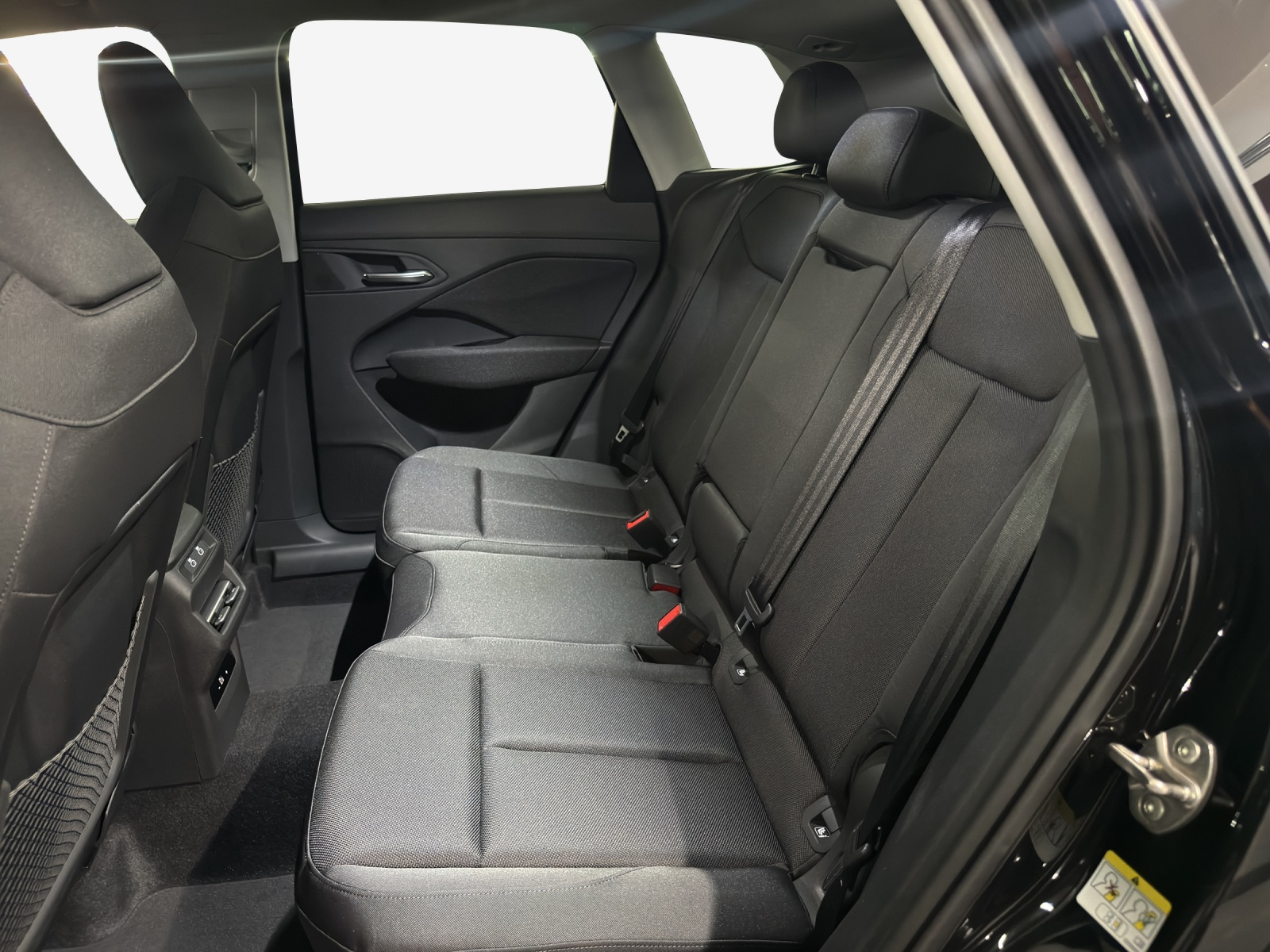 AUDI Q3 SUV 110 kW TFSI S tronic-image-11