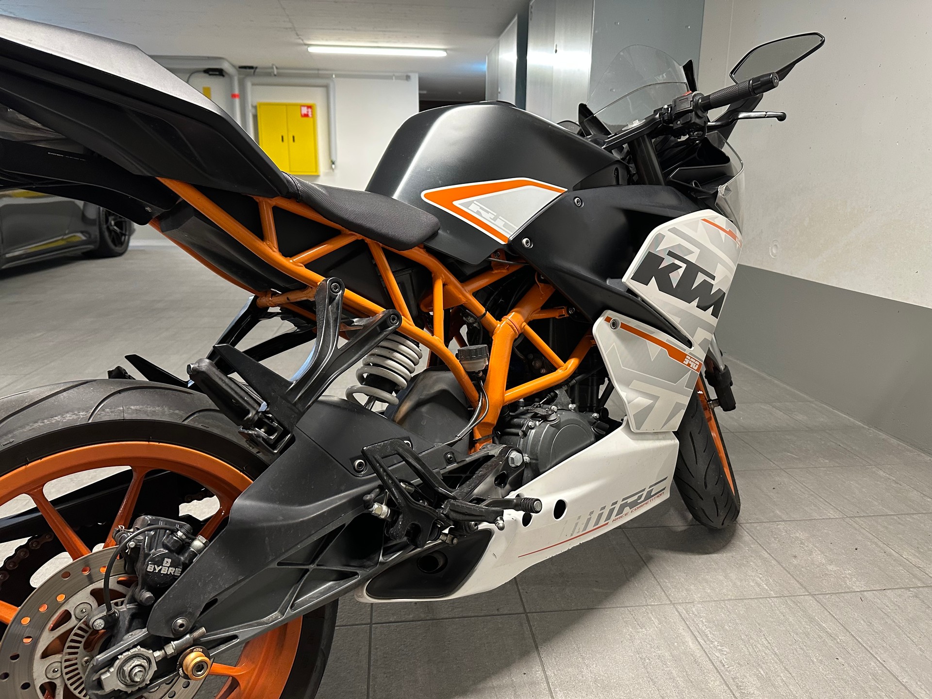 KTM RC 390 ABS-image-2
