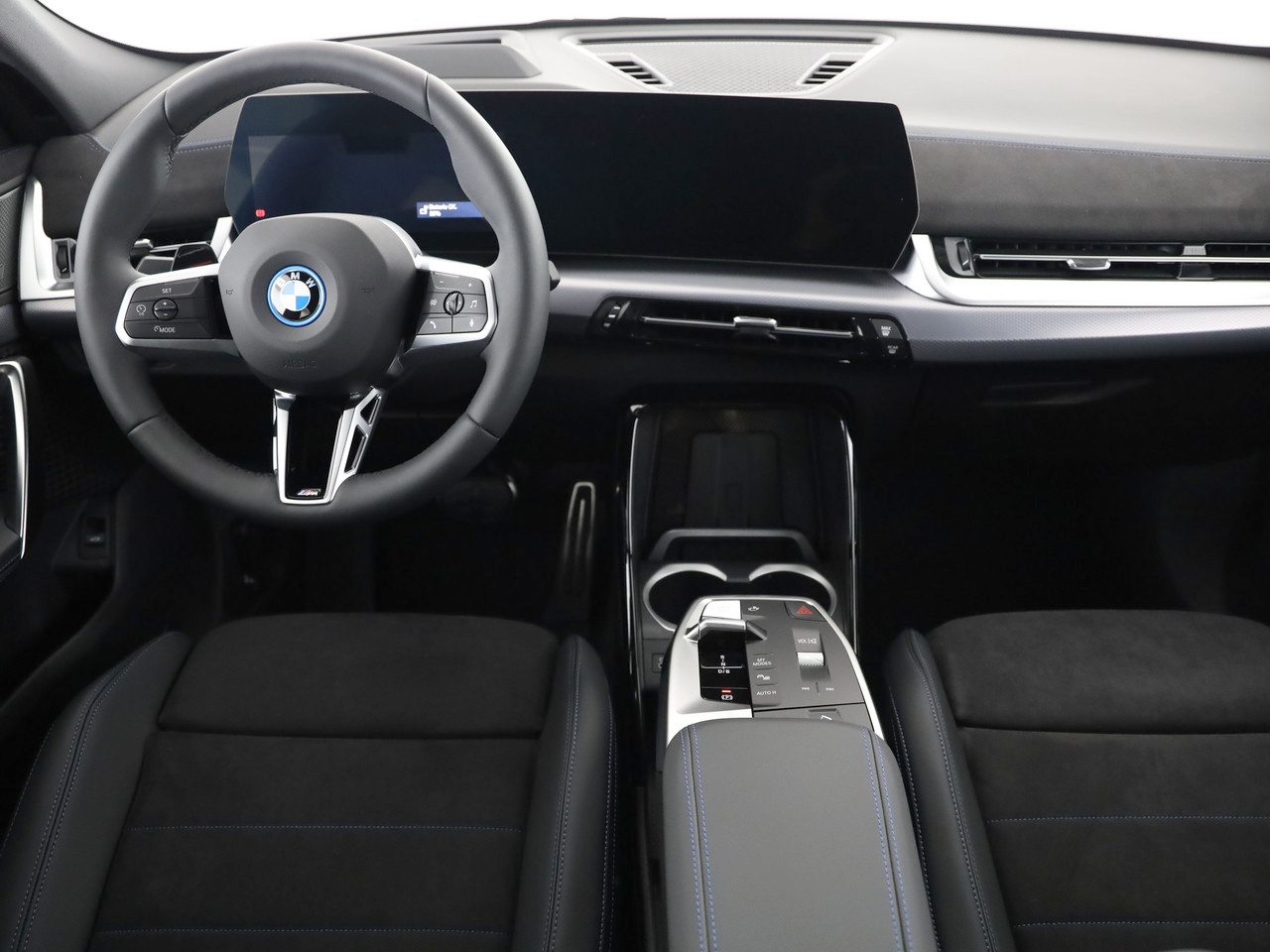 BMW iX2 xDrive 30 Edition M Sport-image-10